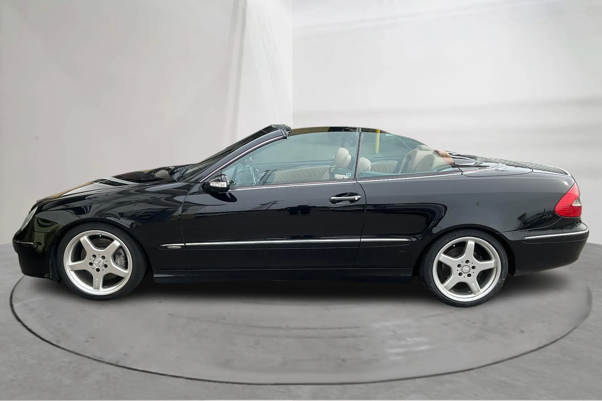 Presentationsfoto 2 av 16: Mercedes CLK 280 Cabrio C209 (231hk) - 17 281 mil - Automat - svart - 2006