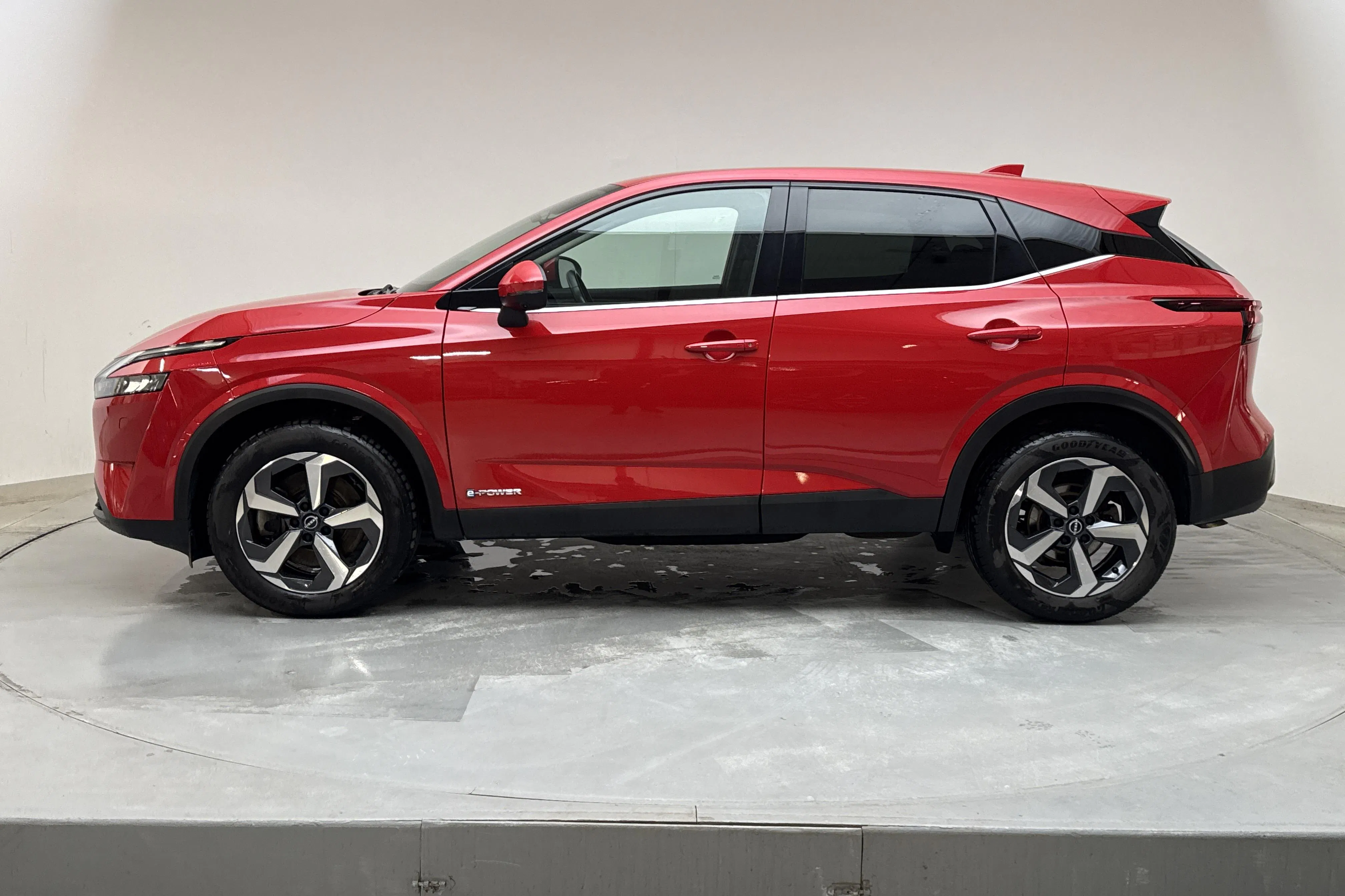 Esitlusfoto 2 aadressil 16: Nissan Qashqai e-power (190hk) - 30 520 km - Automaatne - punane - 2023