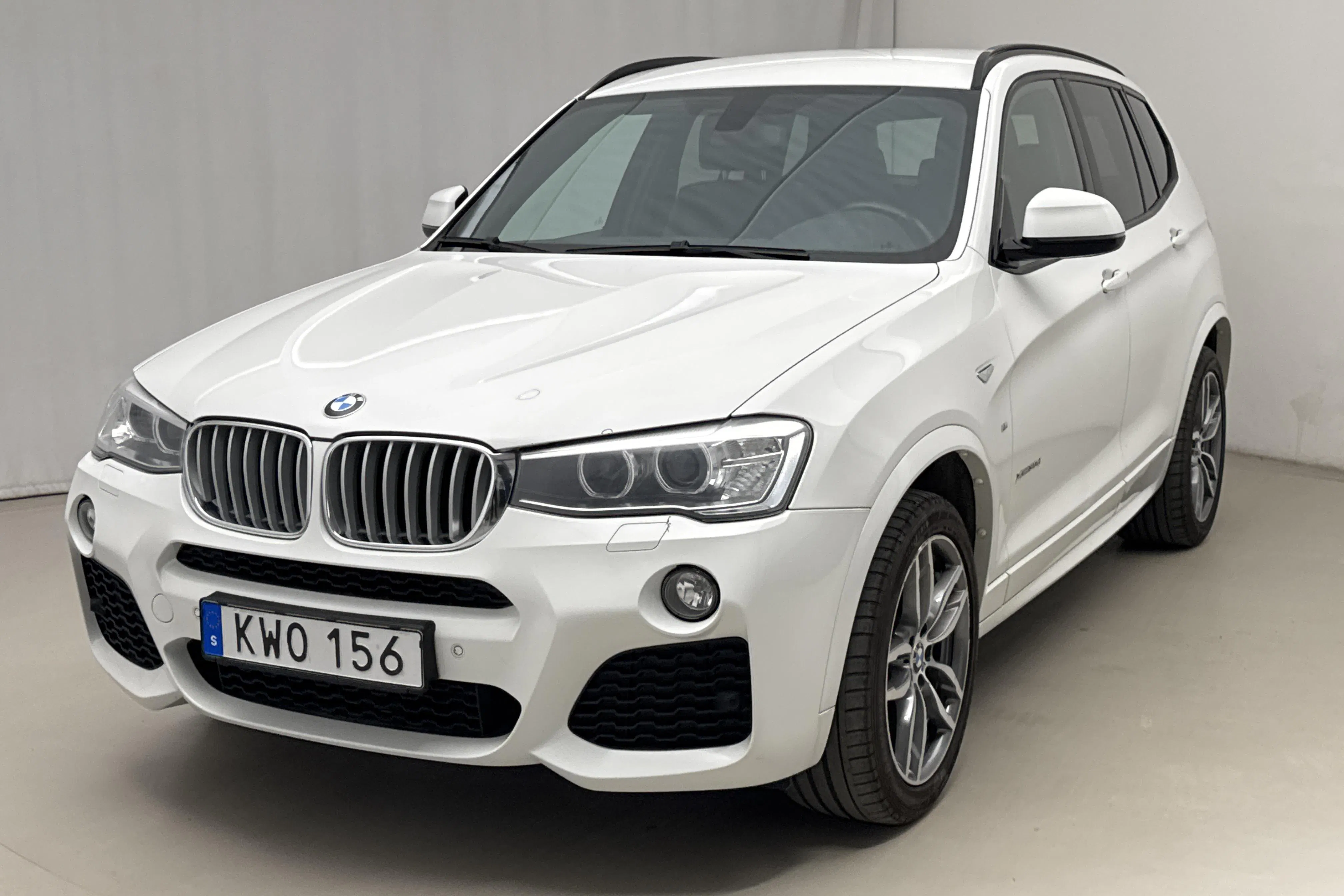 Presentationsfoto 1 av 16: BMW X3 xDrive30d, F25 (258hk) - 17 662 mil - Automat - vit - 2016