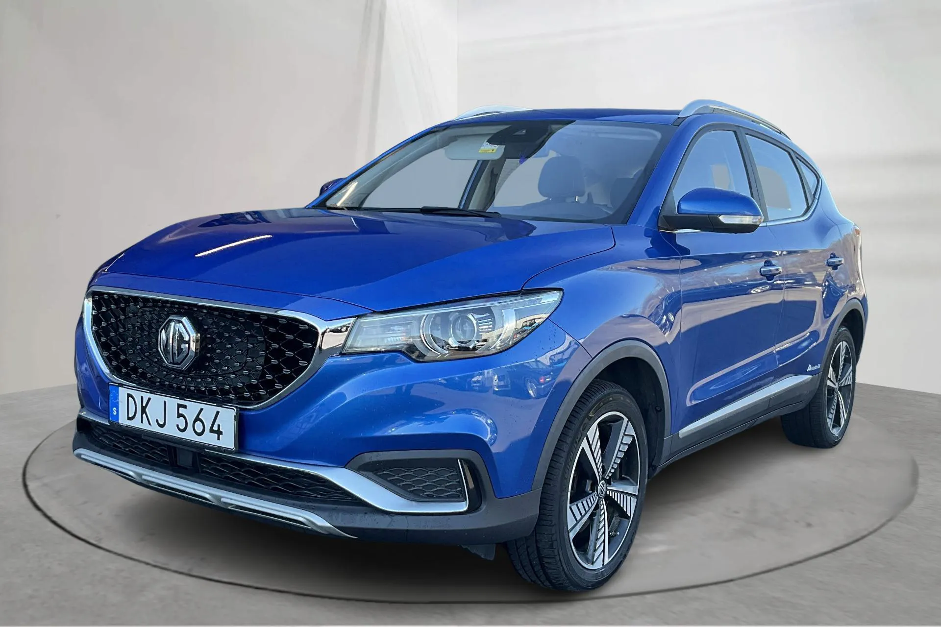 Presentationsfoto 1 av 23: MG ZS EV (143hk) - 6 190 mil - Automat - blå - 2020