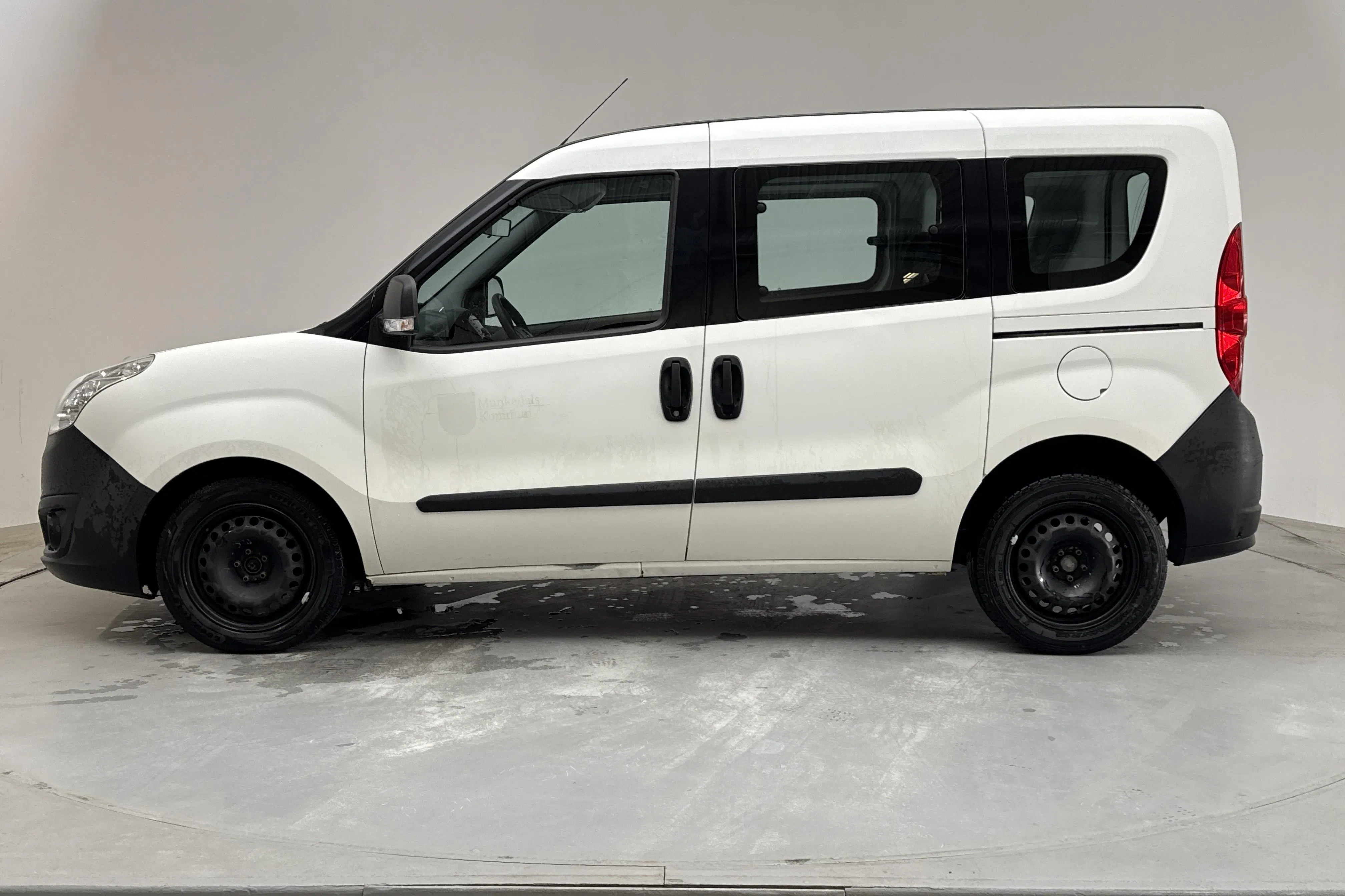 Presentationsfoto 2 av 12: Opel Combo 1.3 CDTI Skåp (95hk) - 8 275 mil - Manuell - vit - 2017