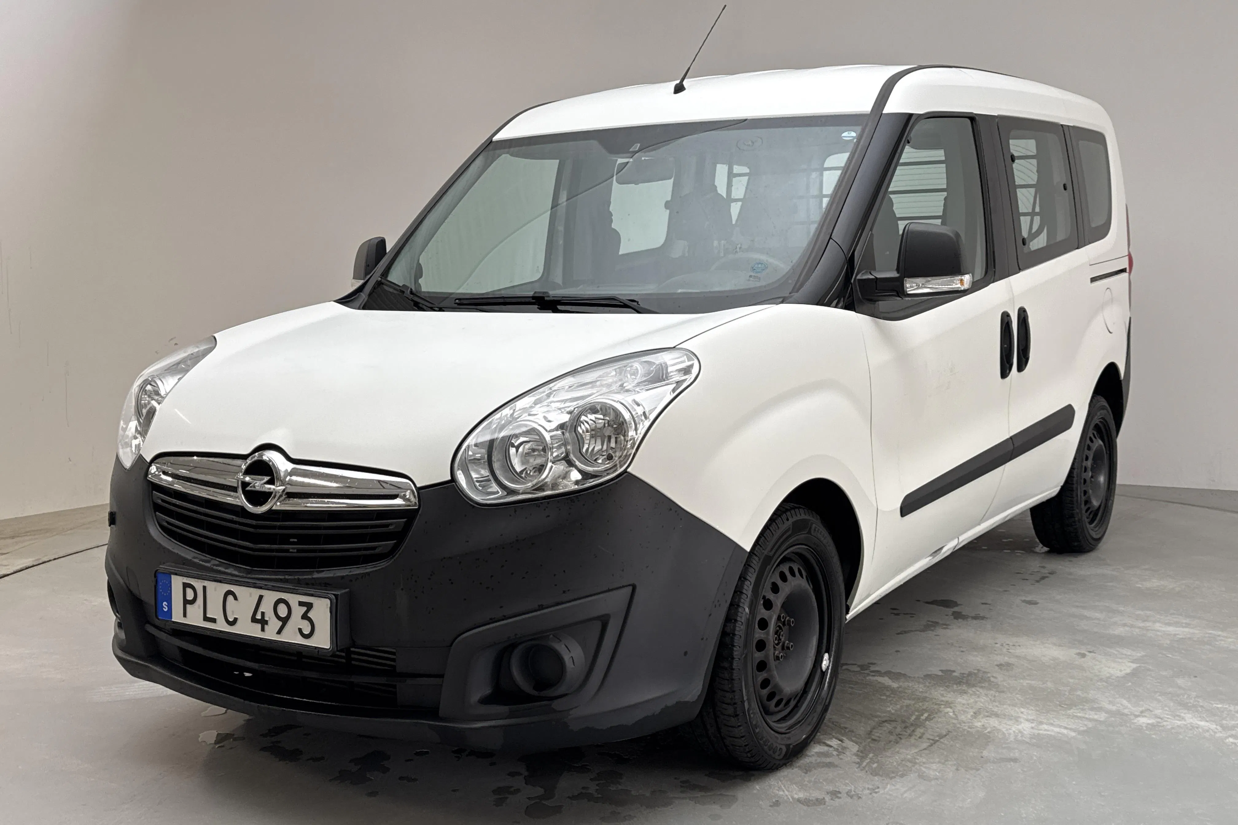 Presentationsfoto 1 av 12: Opel Combo 1.3 CDTI Skåp (95hk) - 8 275 mil - Manuell - vit - 2017