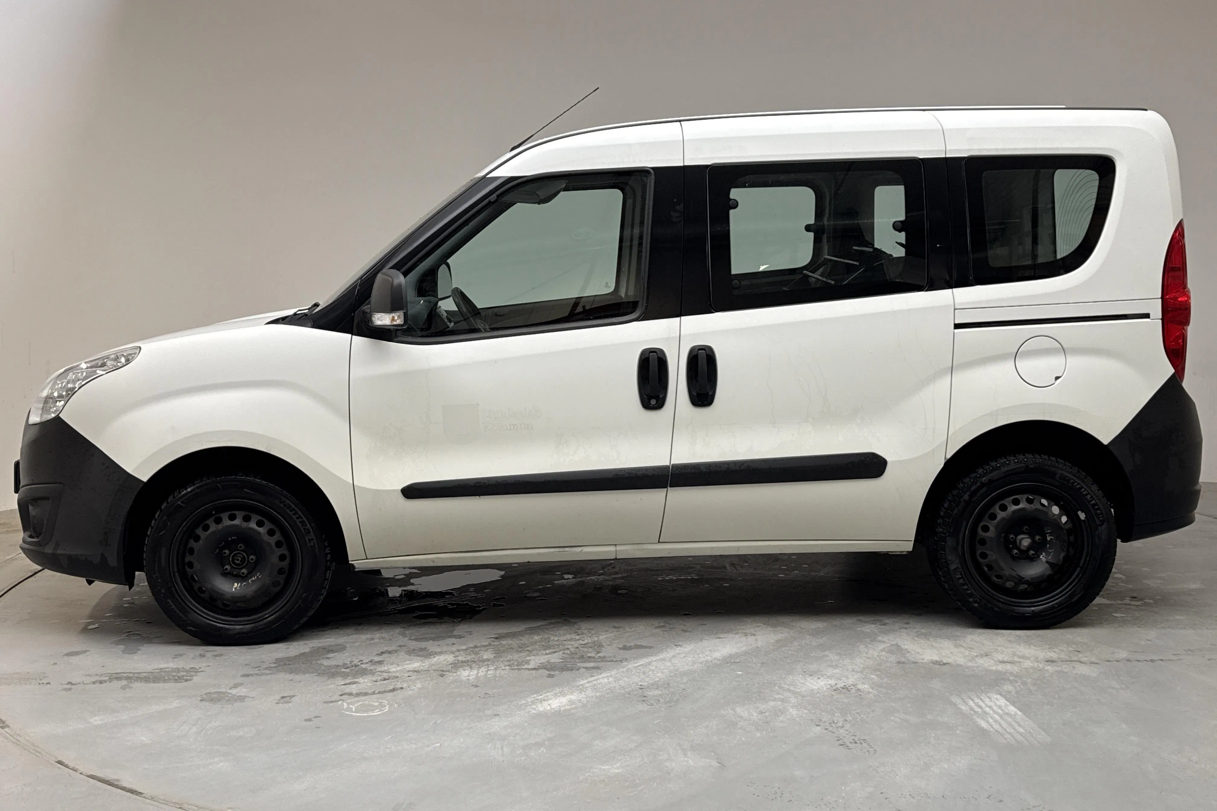 Presentation photo 2 of 12: Opel Combo 1.3 CDTI Skåp (95hk) - 104 300 km - Manual - white - 2017