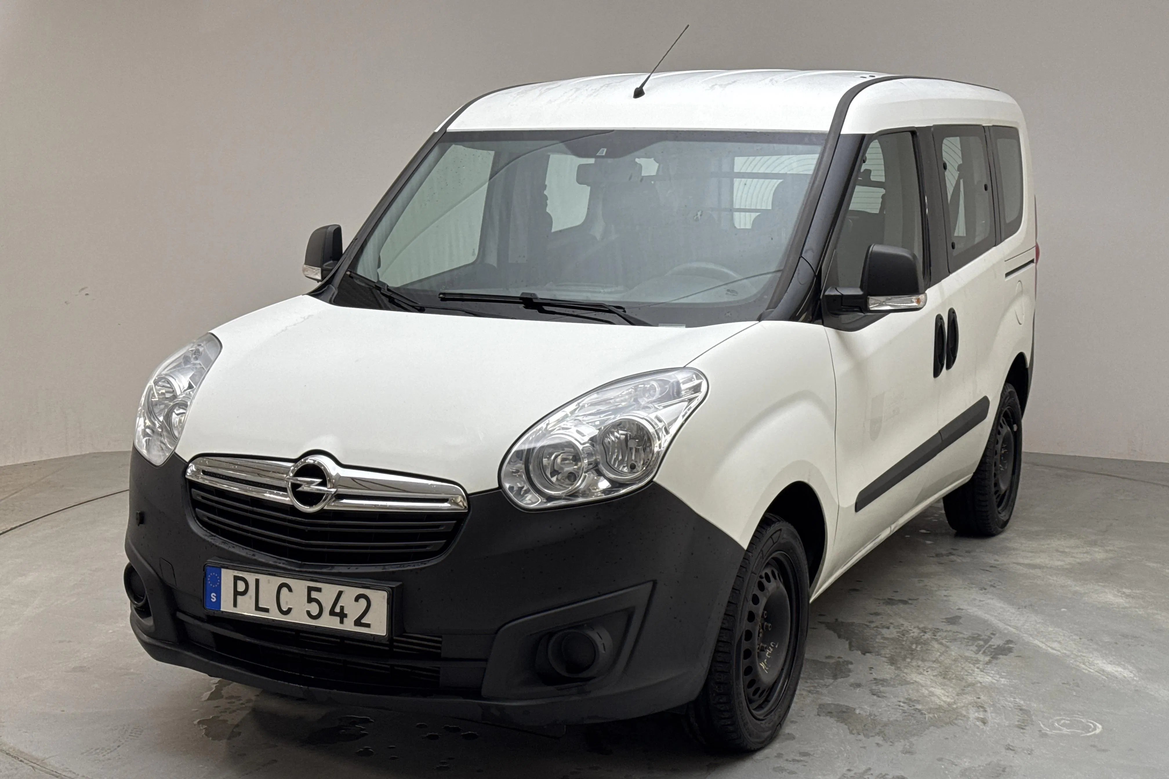 Presentation photo 1 of 12: Opel Combo 1.3 CDTI Skåp (95hk) - 104 300 km - Manual - white - 2017