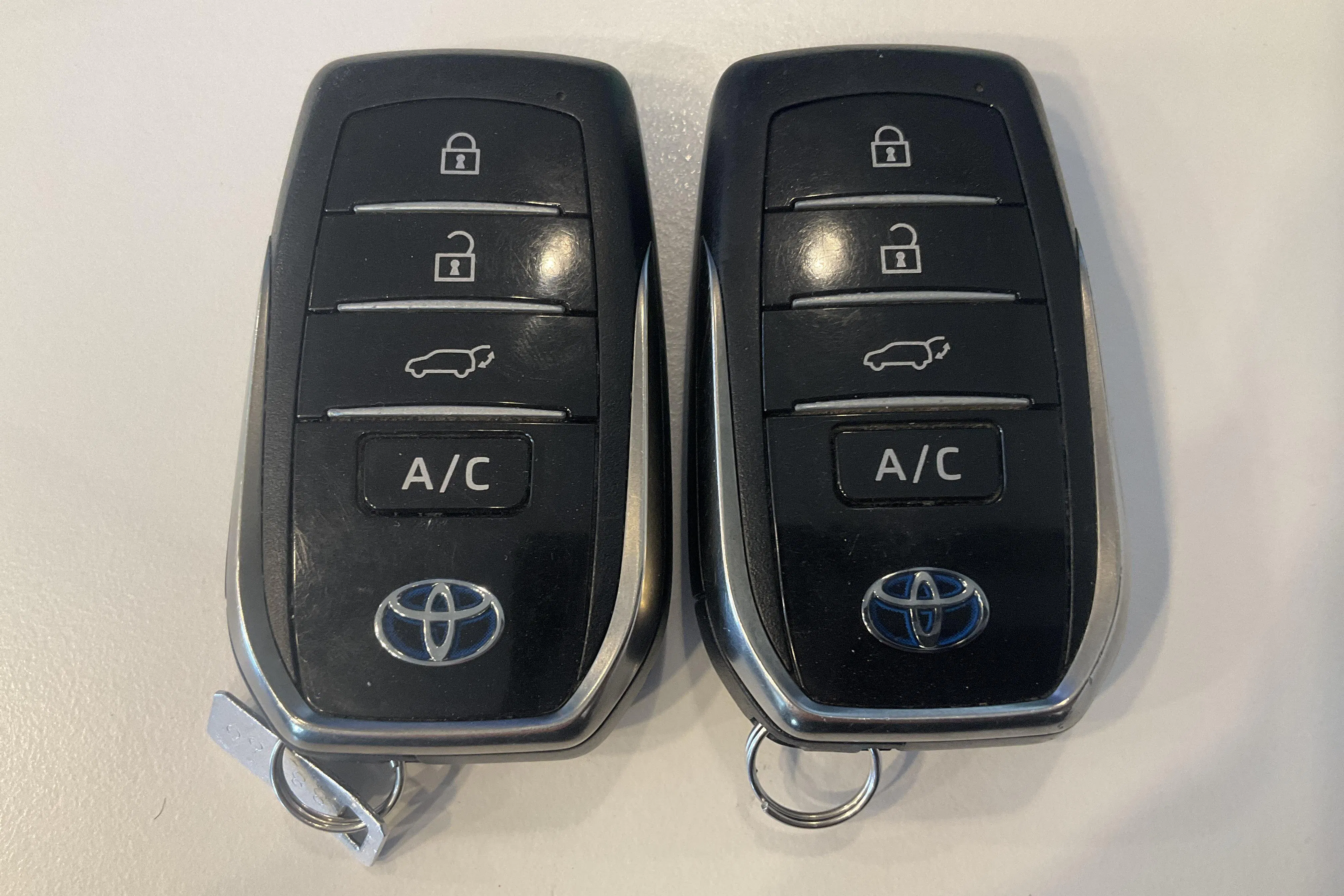 Presentationsfoto 20 av 20: Toyota RAV4 2.5 Plug-in Hybrid AWDi (306hk) - 5 825 mil - Automat - Dark Grey - 2021
