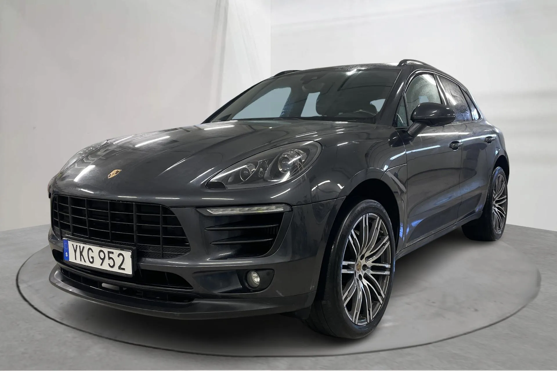 Presentationsfoto 1 av 20: Porsche Macan 3.0 S (340hk) - 12 092 mil - Automat - grå - 2017
