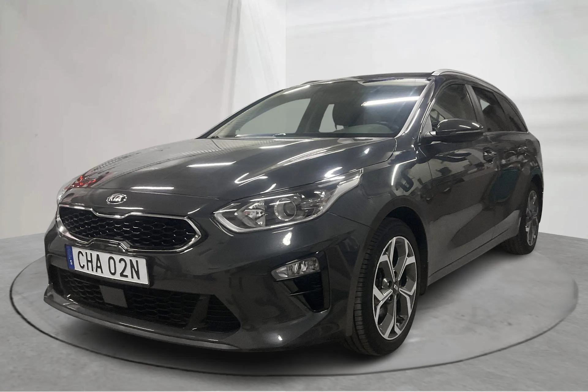 Presentationsfoto 1 av 19: KIA Ceed 1.5 T-GDi SW (160hk) - 6 539 mil - Automat - grå - 2021