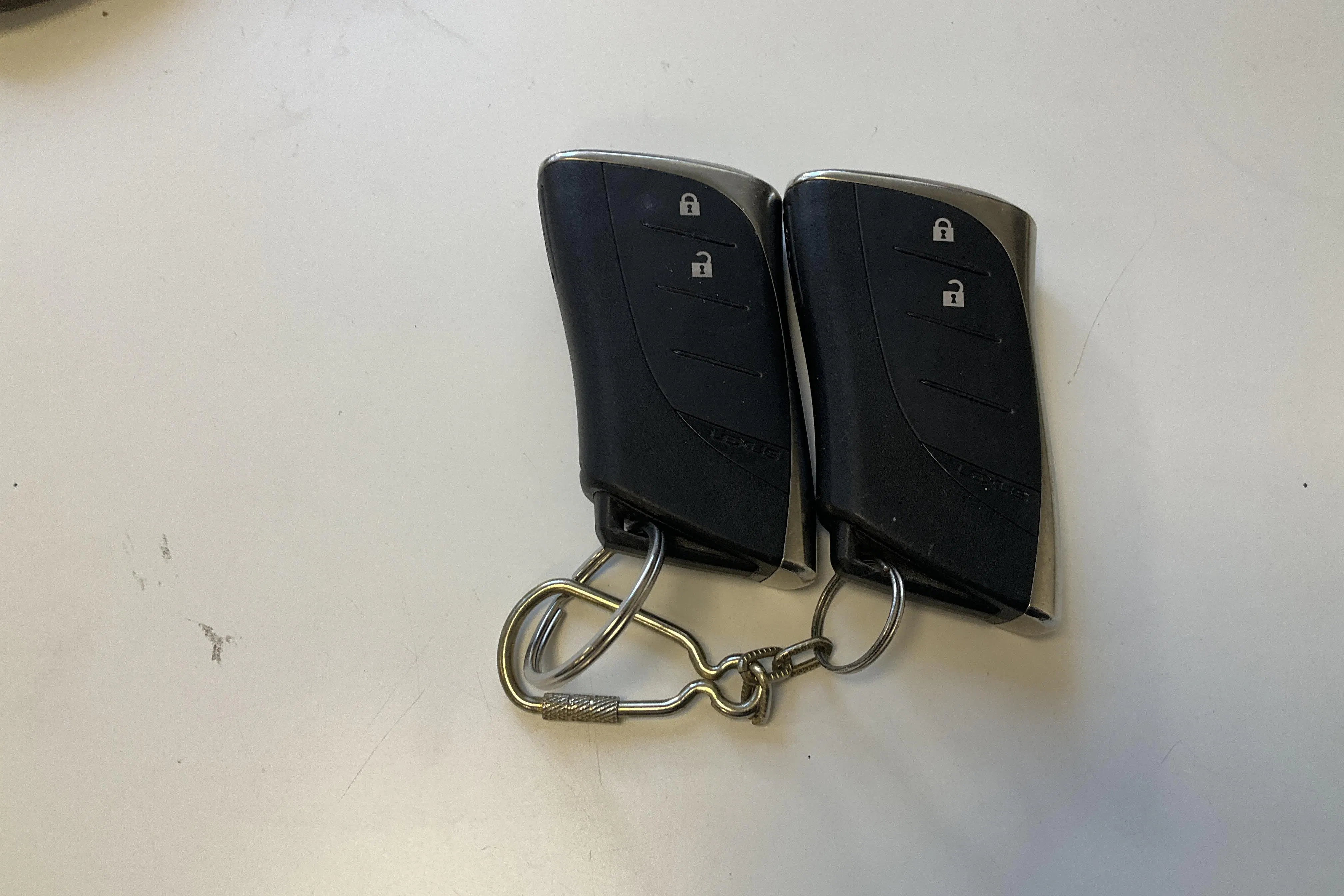 Presentationsfoto 15 av 15: Lexus UX 250h (178hk) - 10 252 mil - Automat - orange - 2019