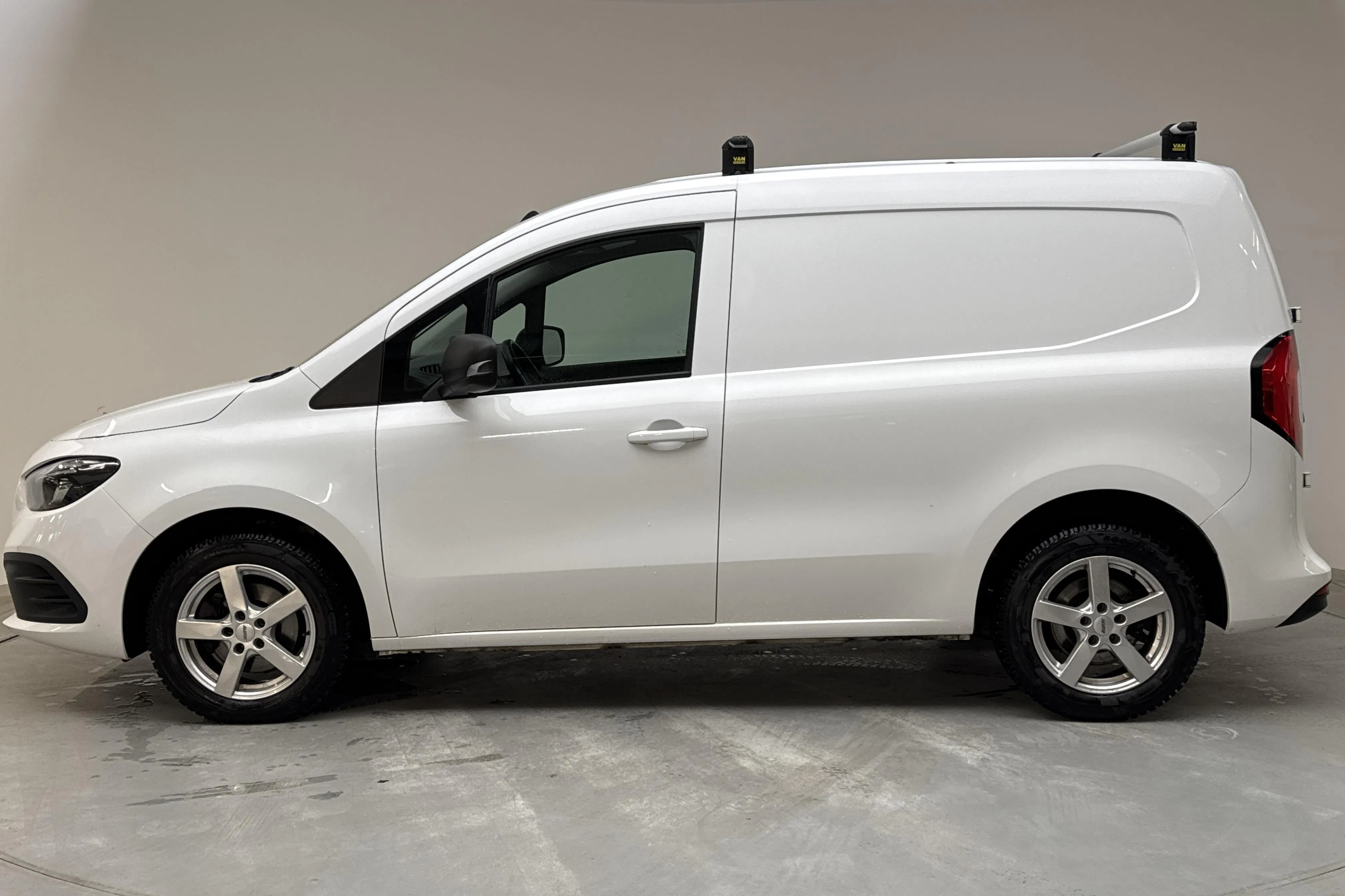 Presentationsfoto 2 av 11: Mercedes Citan 110 1.5 CDI (95hk) - 2 484 mil - Automat - vit - 2023