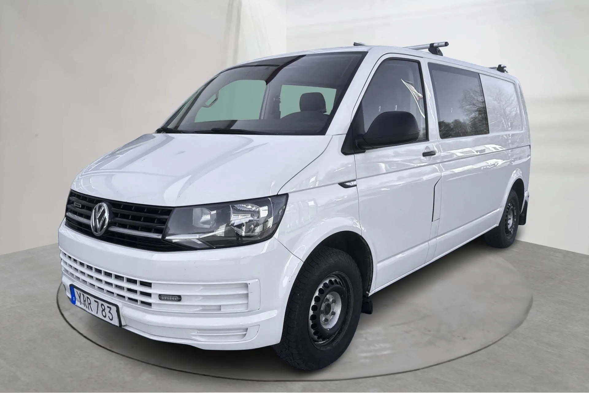Presentationsfoto 1 av 17: VW Transporter T6 2.0 TDI BMT Skåp 4MOTION (150hk) - 24 191 mil - Automat - vit - 2018