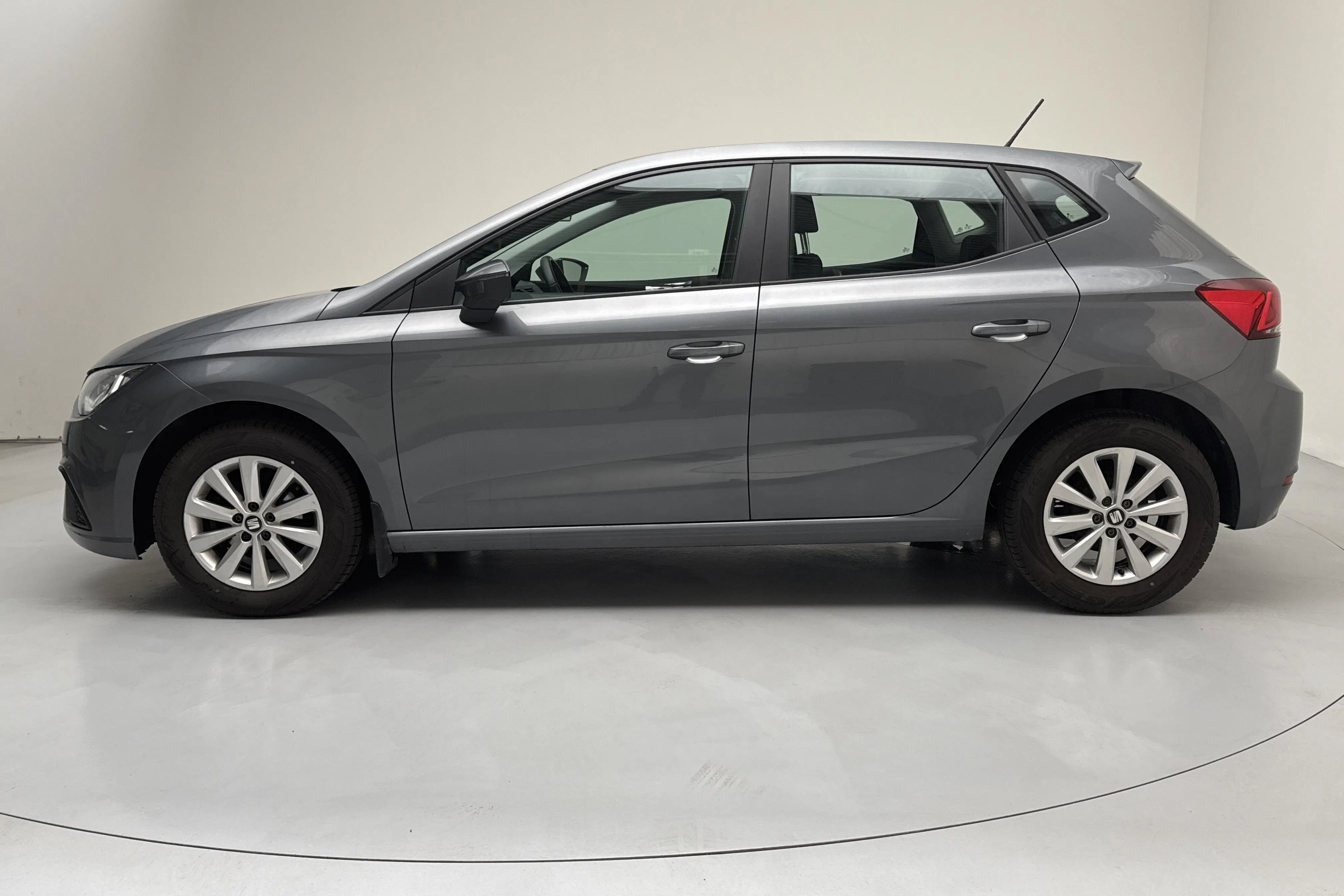 Presentationsfoto 2 av 12: Seat Ibiza 1.0 MPI 5dr (75hk) - 8 287 mil - Manuell - grå - 2018