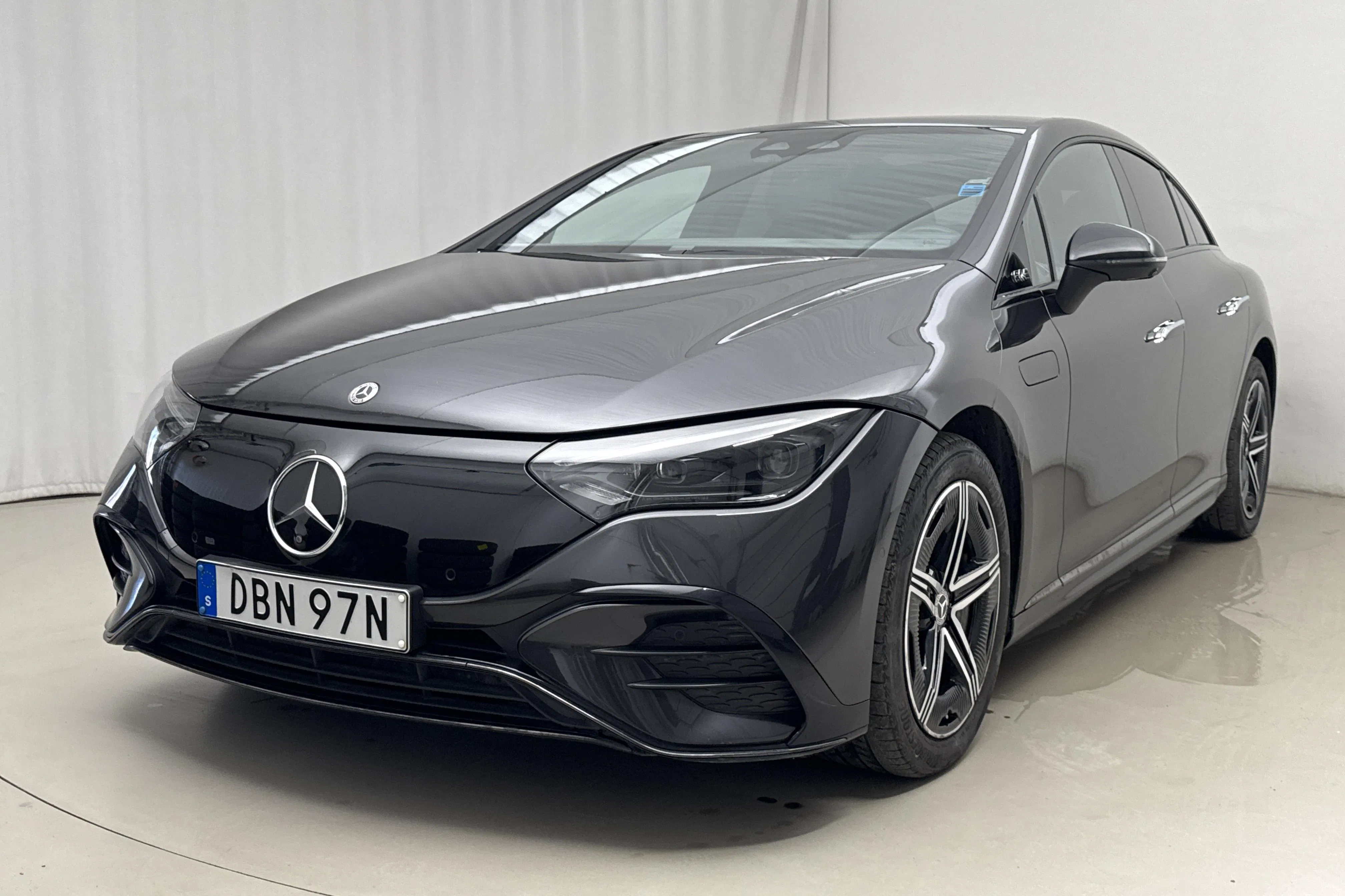 Presentationsfoto 1 av 23: Mercedes EQE 350+ V295 (292hk) - 3 853 mil - Automat - grå - 2022