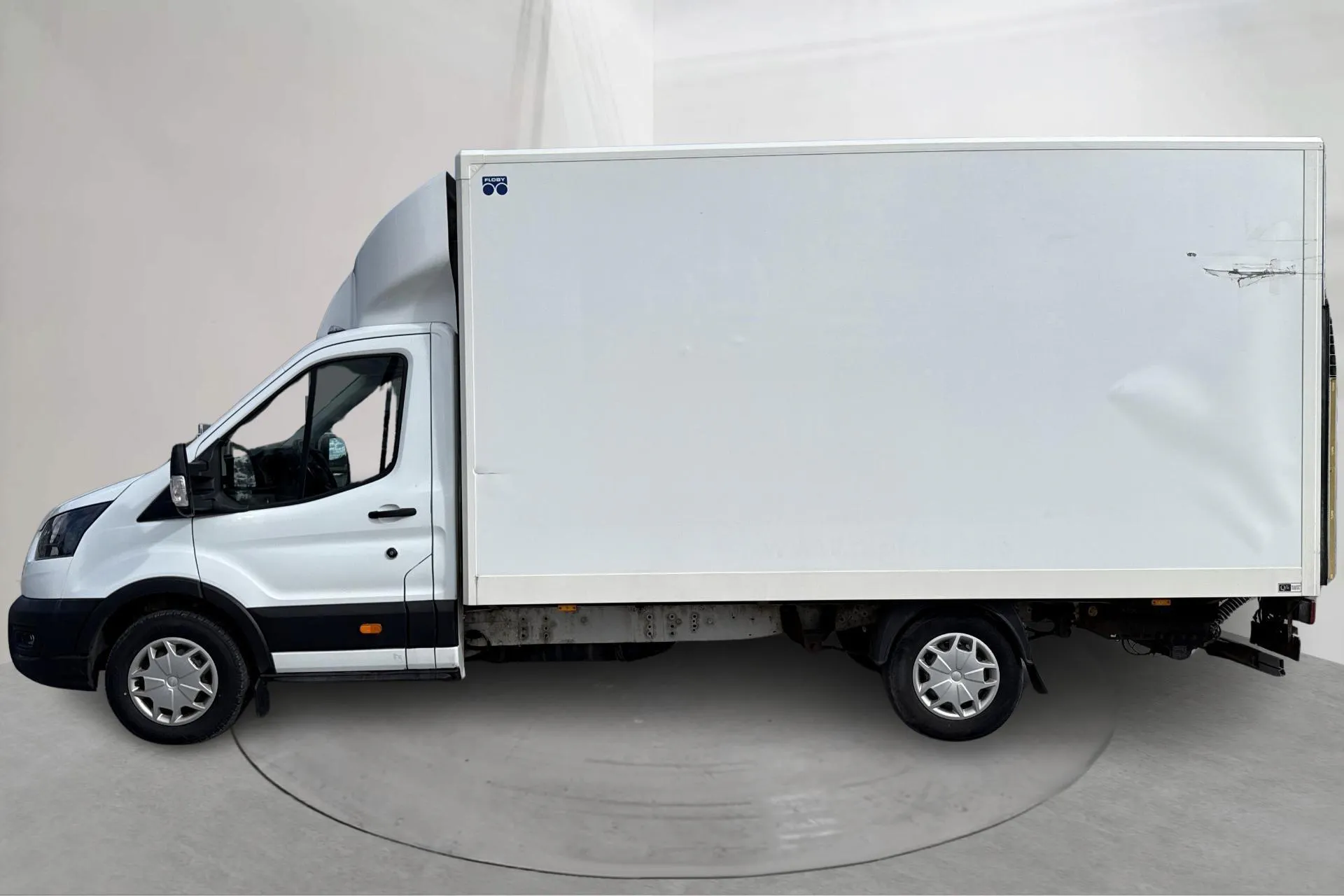 Presentation photo 2 of 17: Ford Transit 350 2.0 TDCi 2WD Volymskåp (160hk) - 278 580 km - Automatic - white - 2022