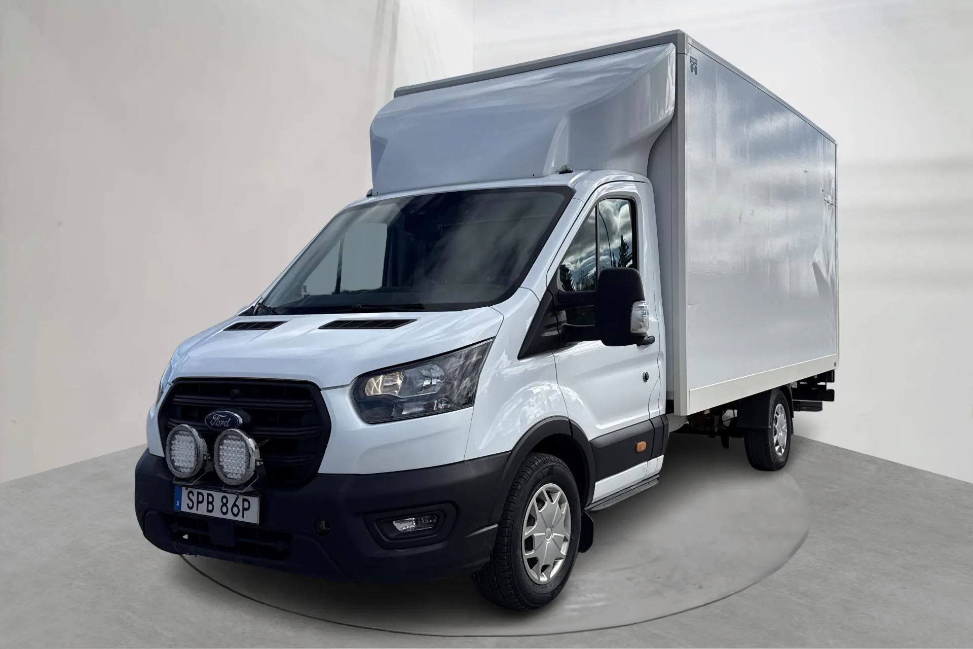 Presentation photo 1 of 17: Ford Transit 350 2.0 TDCi 2WD Volymskåp (160hk) - 278 580 km - Automatic - white - 2022