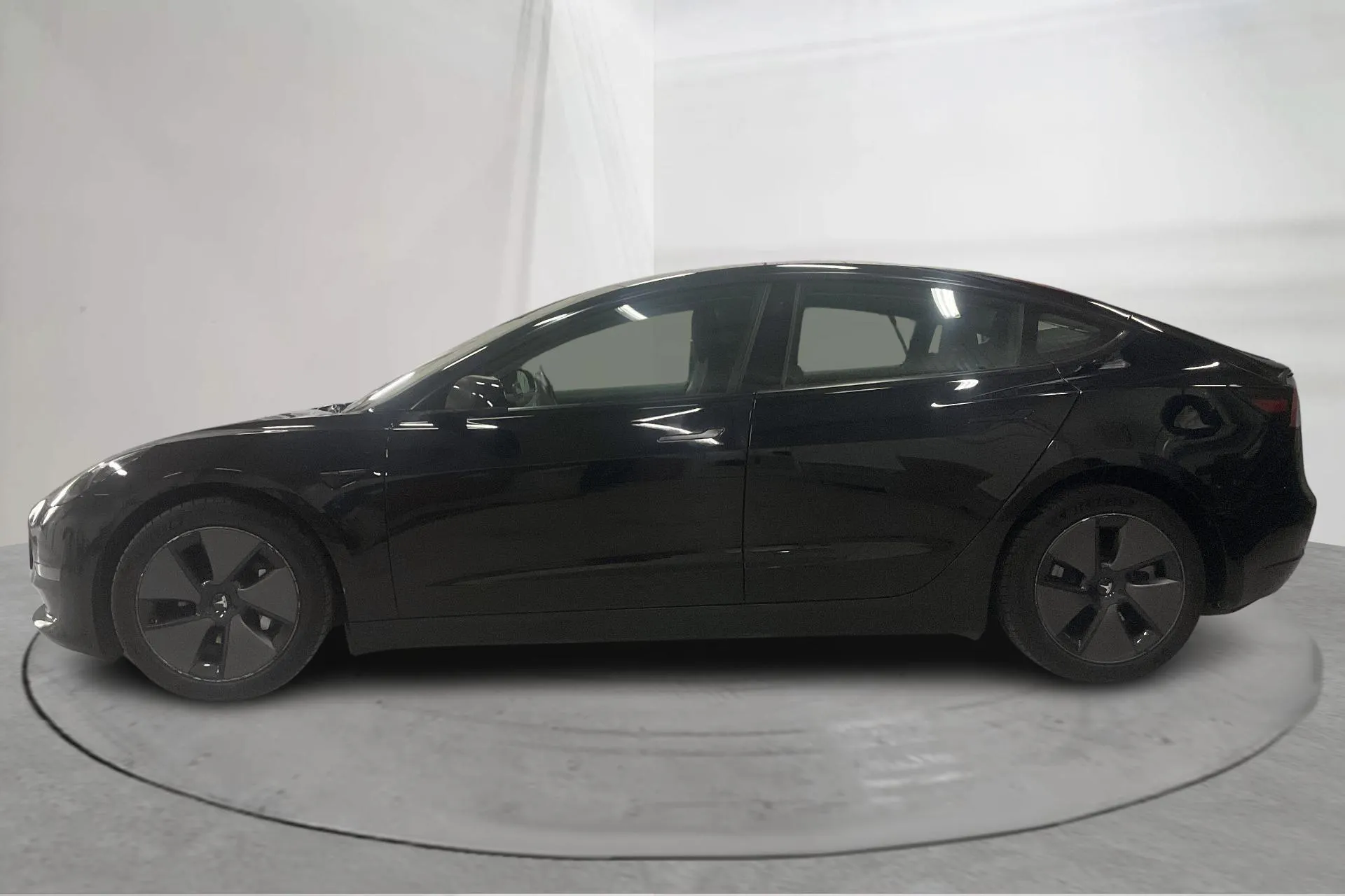 Presentationsfoto 2 av 22: Tesla Model 3 Long Range Dual Motor AWD - 10 072 mil - Automat - svart - 2022