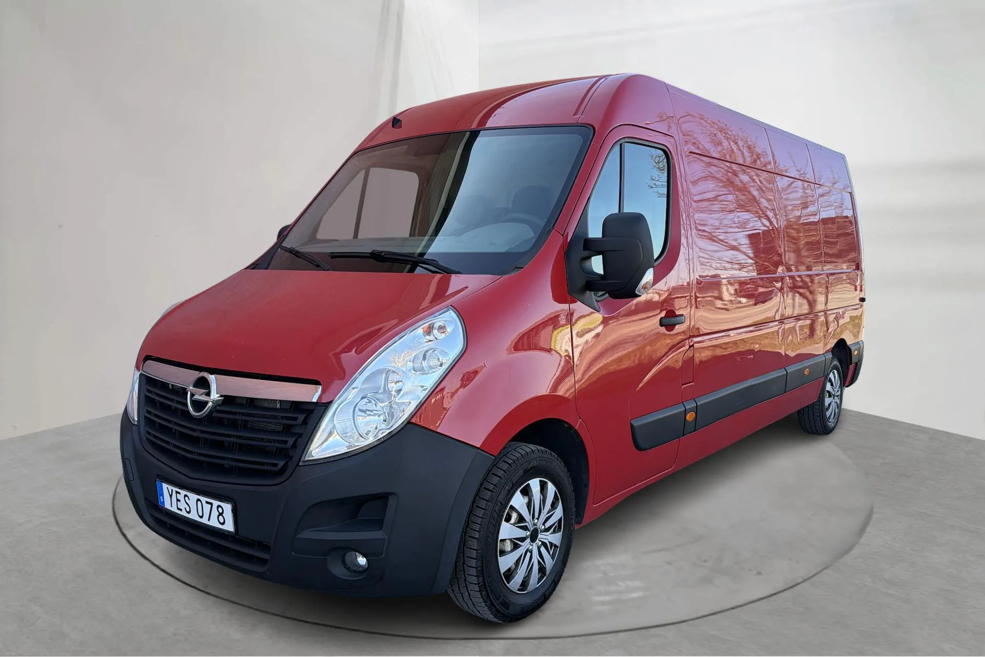 Presentationsfoto 1 av 14: Opel Movano 2.3 CDTI 2WD Skåp (163hk) - 12 747 mil - Manuell - röd - 2016