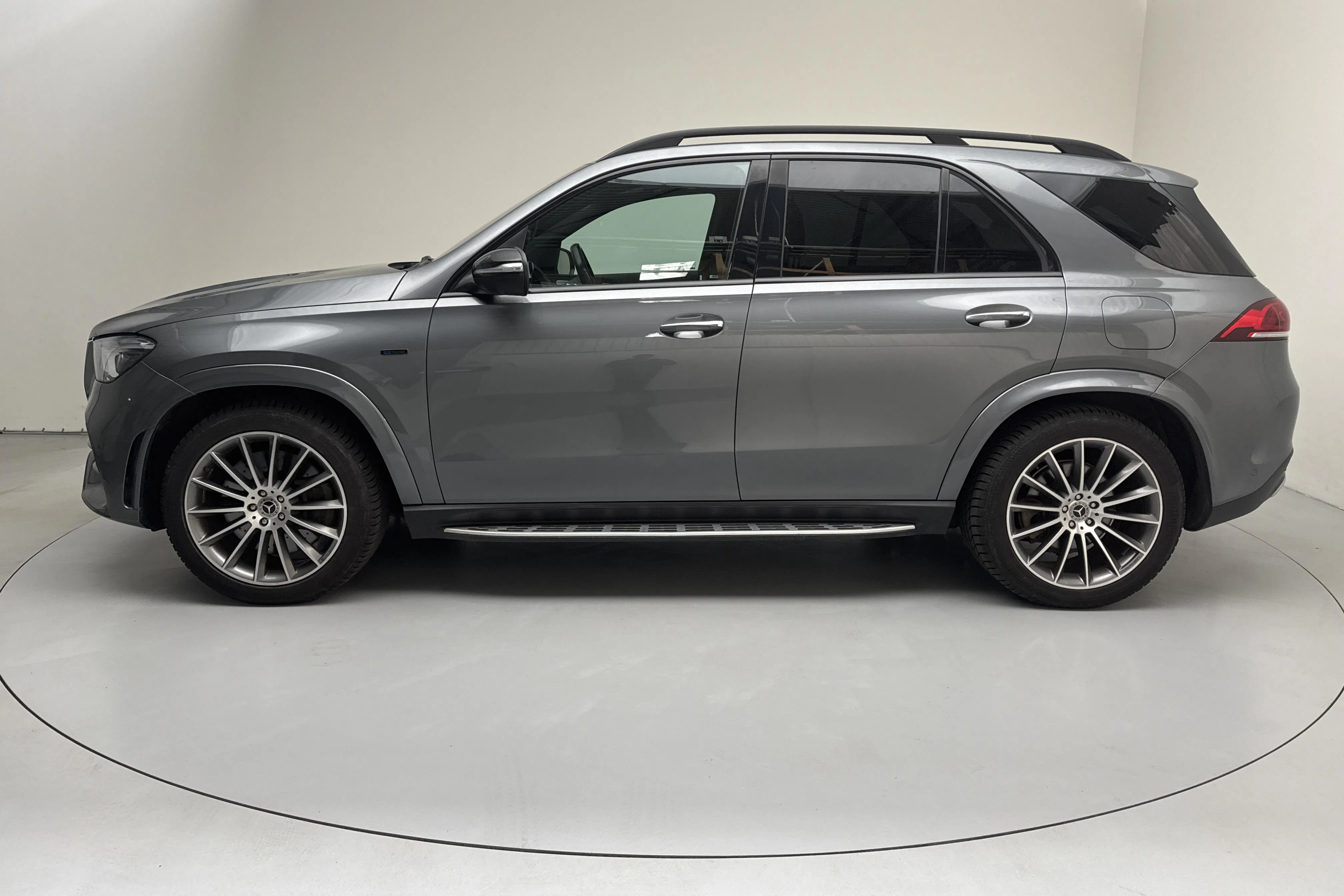 Presentationsfoto 2 av 18: Mercedes GLE 350 de 4MATIC V167 (306hk) - 14 355 mil - Automat - grå - 2022