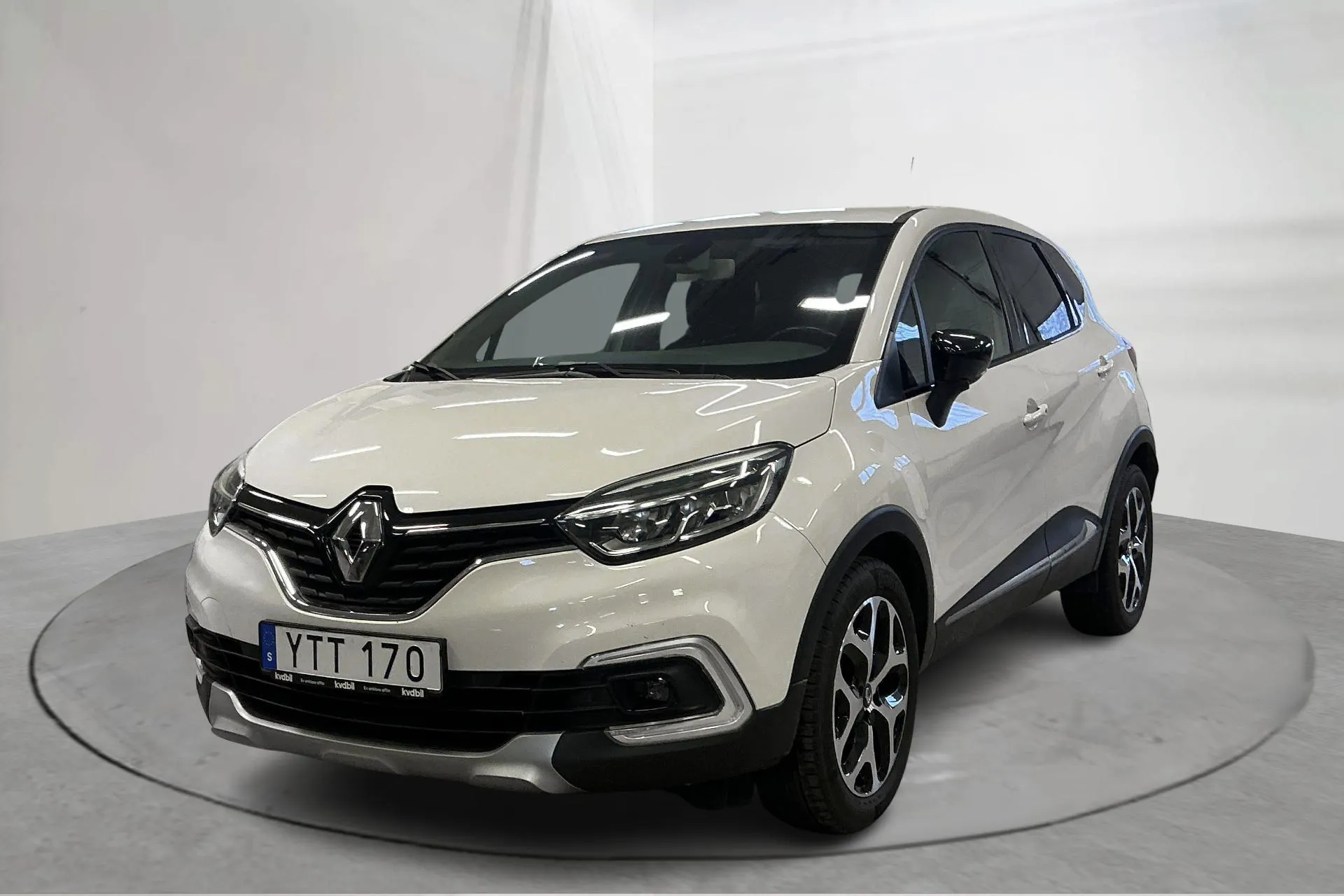 Presentation photo 1 of 15: Renault Captur 0.9 TCe (90hk) - 82 560 km - Manual - white - 2019