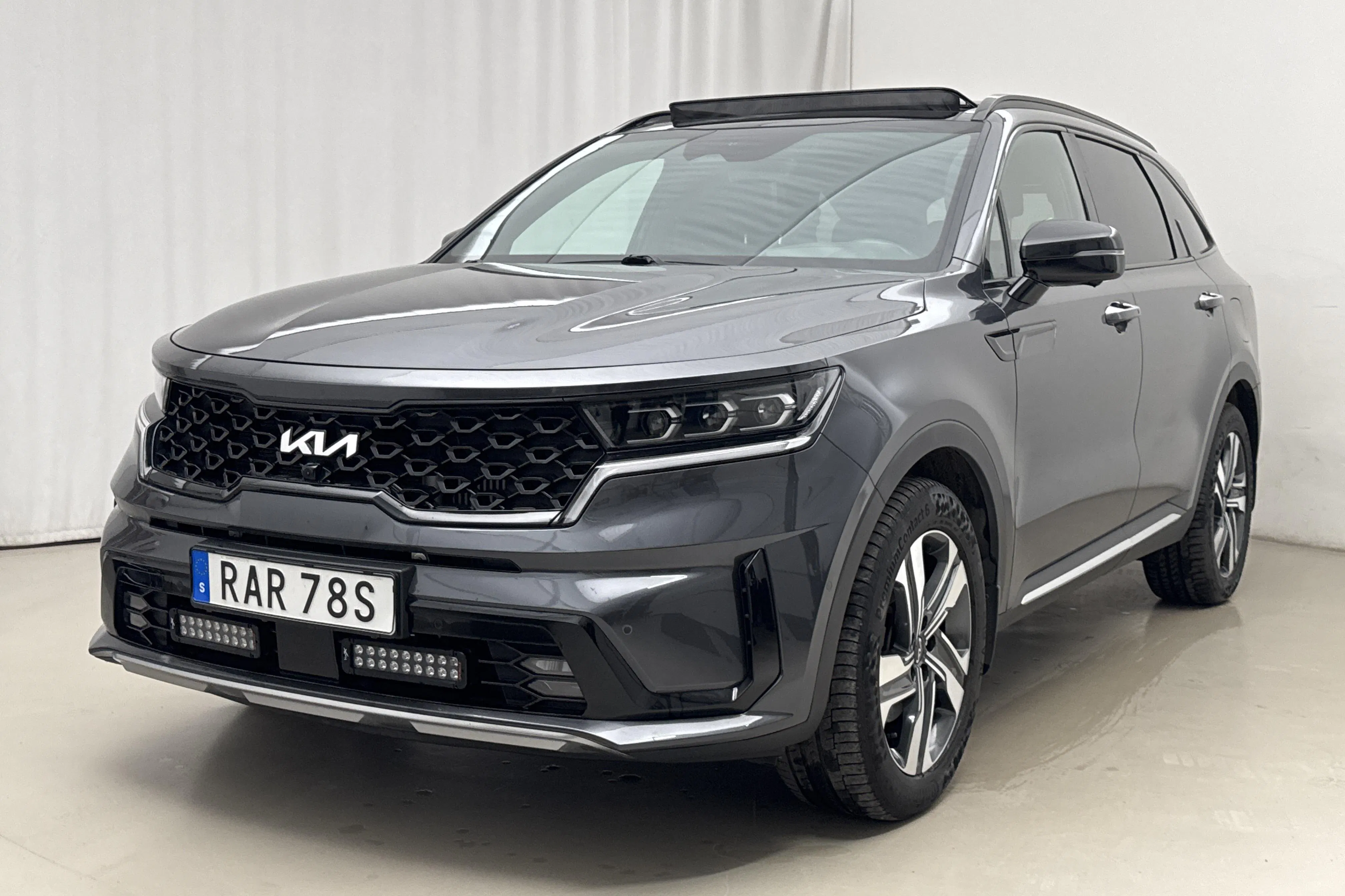 Presentation photo 1 of 28: KIA Sorento 1.6 T-GDi Plug-in Hybrid AWD (265hk) - 41 700 km - Automatic - gray - 2023