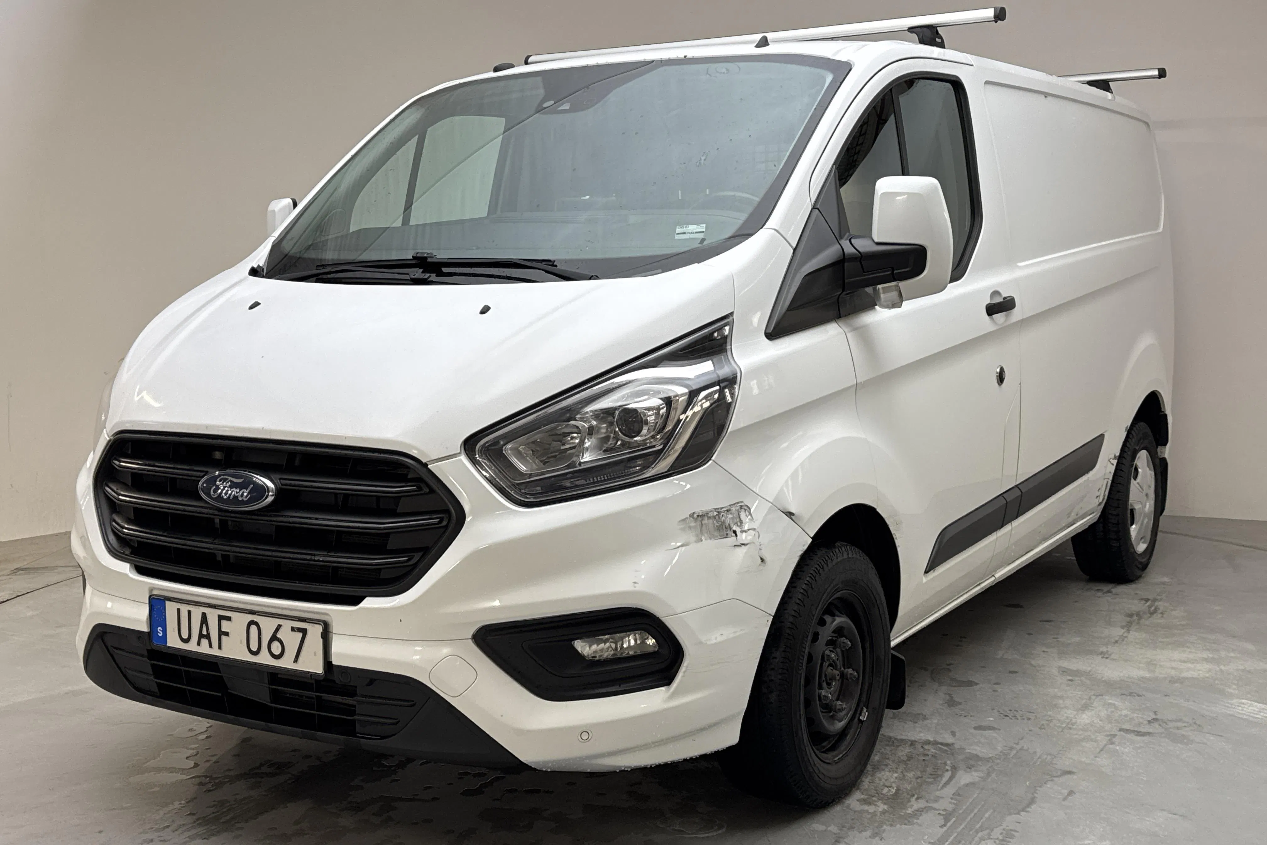 Presentation photo 1 of 14: Ford Transit Custom 280 (105hk) - 180 380 km - Manual - white - 2019