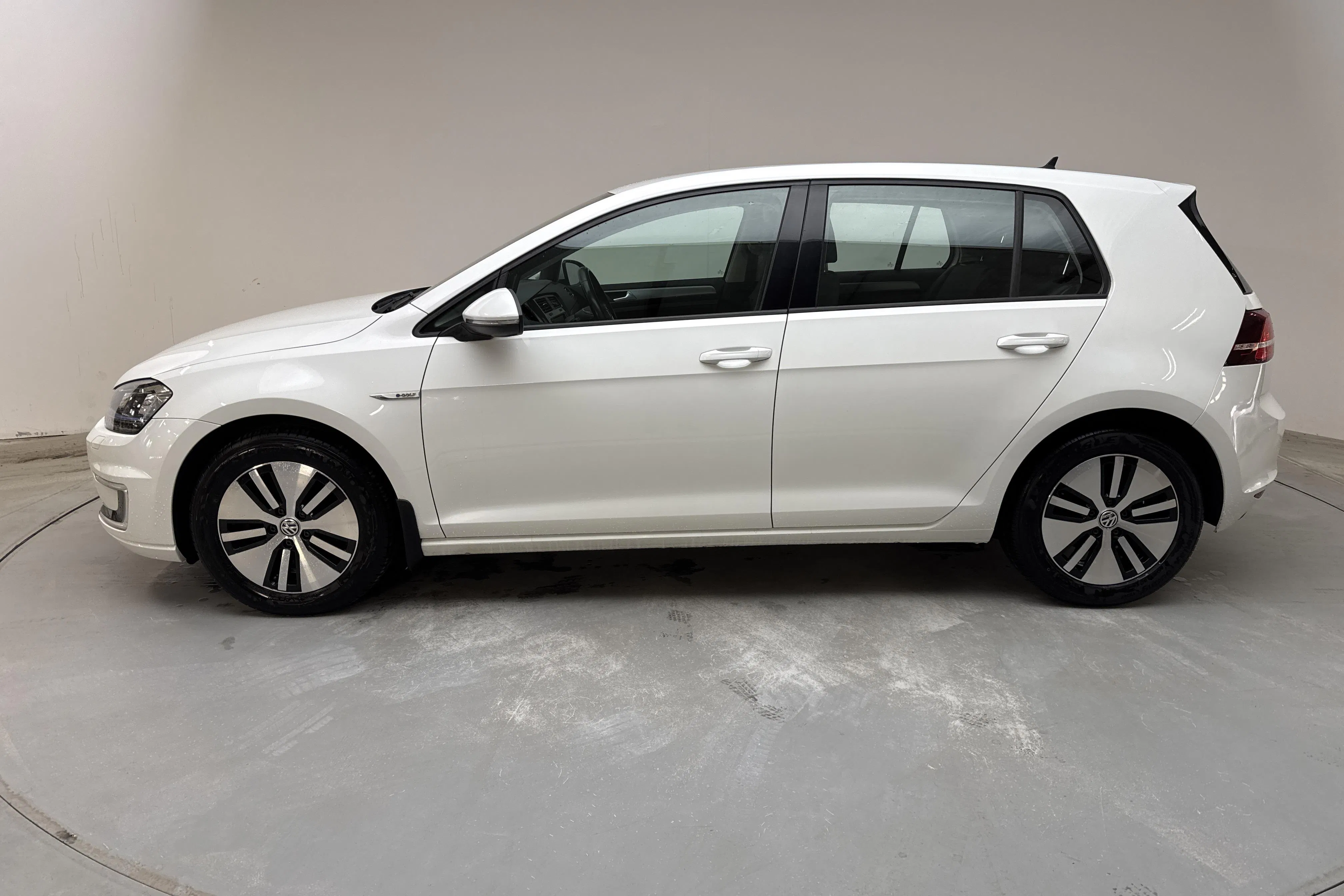 Presentation photo 2 of 14: VW e-Golf VII 5dr (115hk) - 81 760 km - Automatic - white - 2016