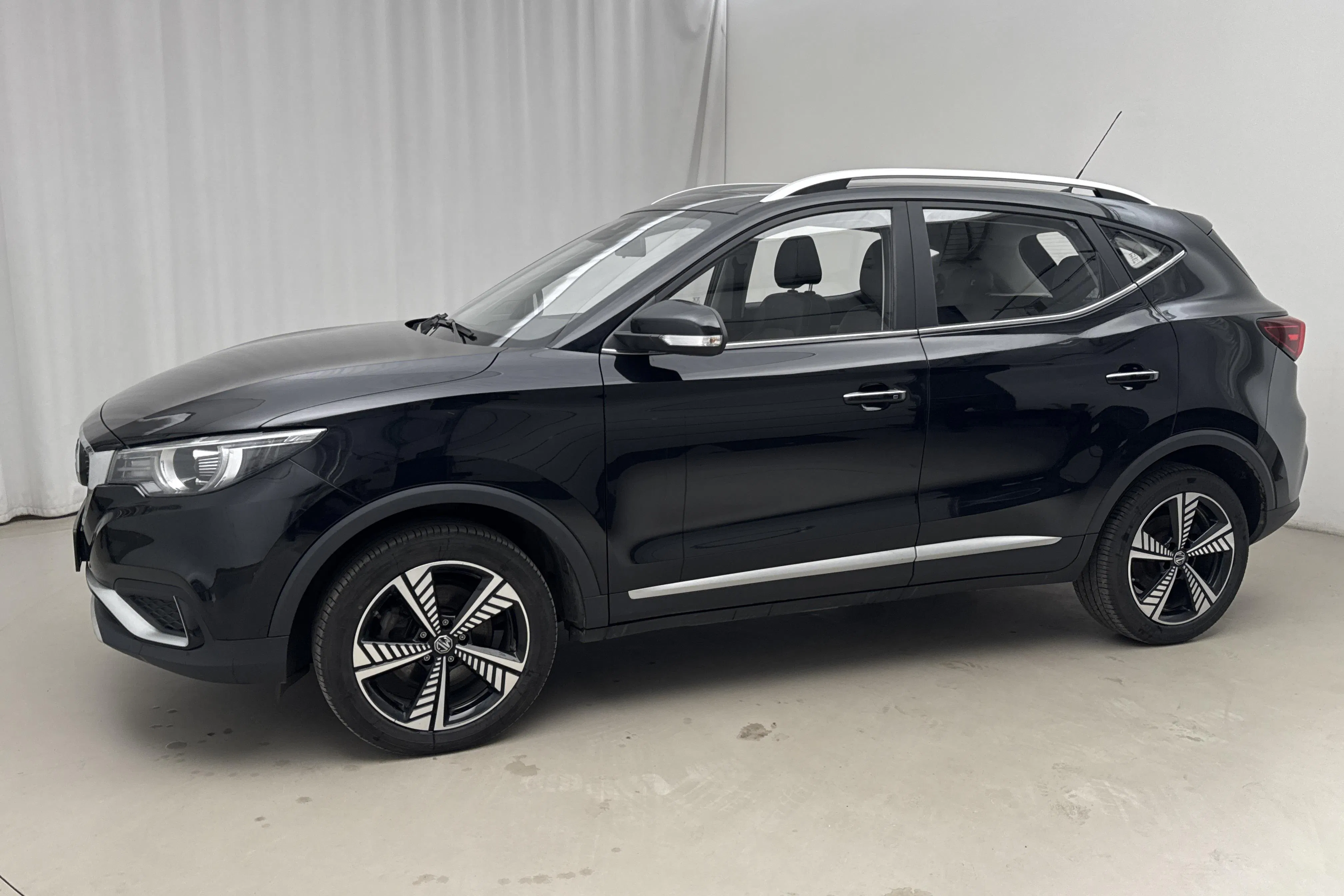 Presentation photo 2 of 21: MG ZS EV (143hk) - 79 410 km - Automatic - black - 2021