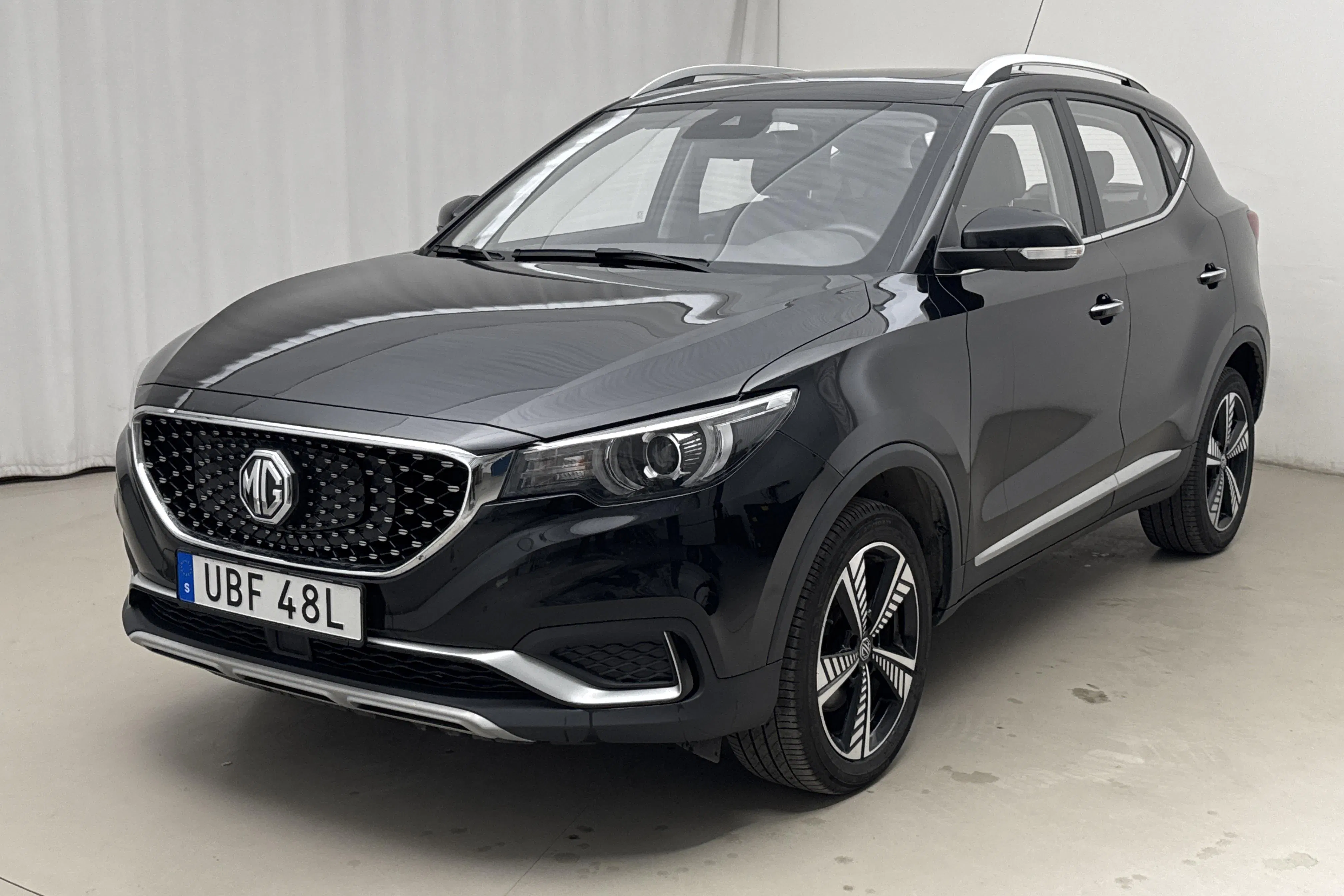 Presentation photo 1 of 21: MG ZS EV (143hk) - 79 410 km - Automatic - black - 2021