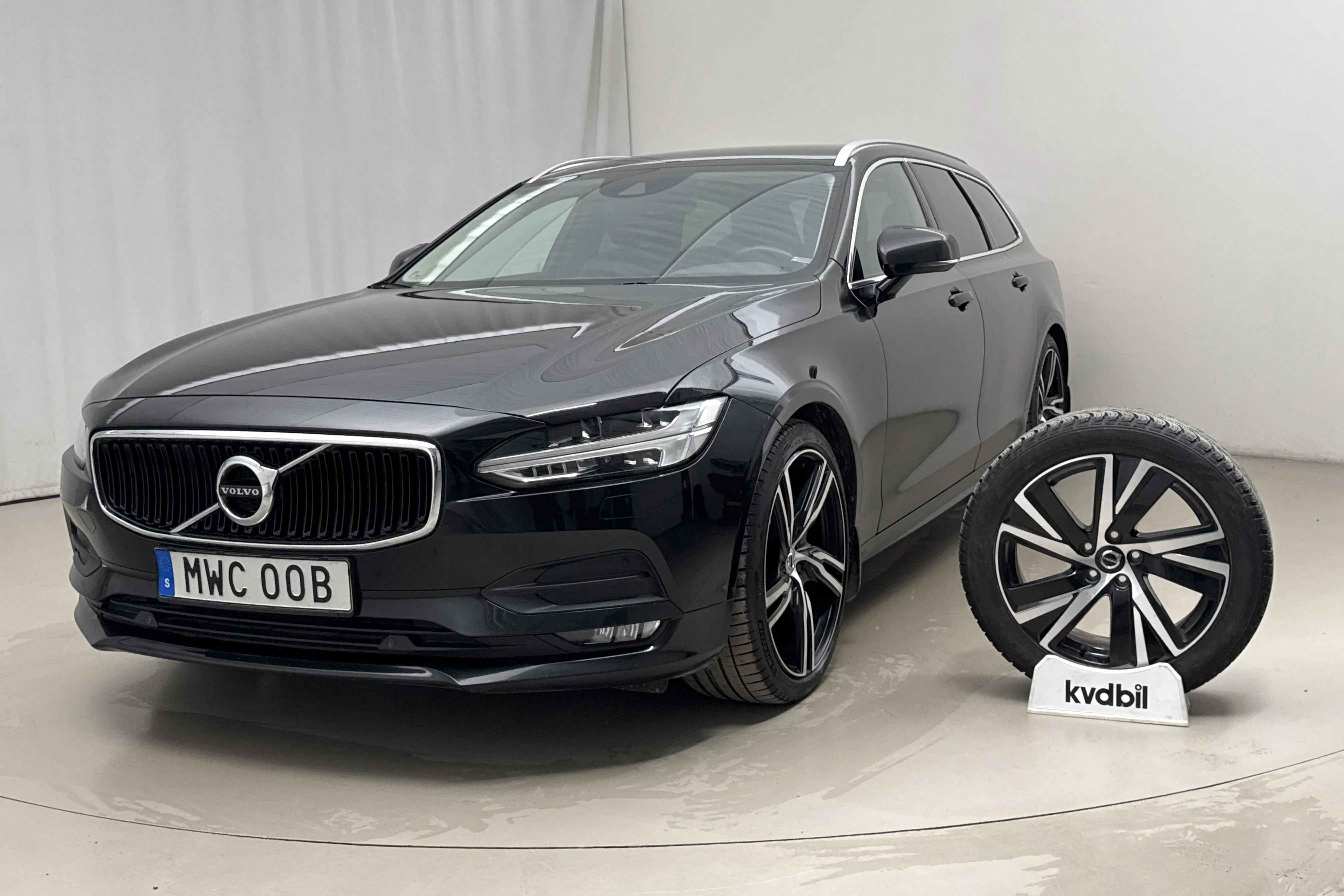 Presentation photo 1 of 22: Volvo V90 D4 AWD (190hk) - 104 260 km - Automatic - black - 2020