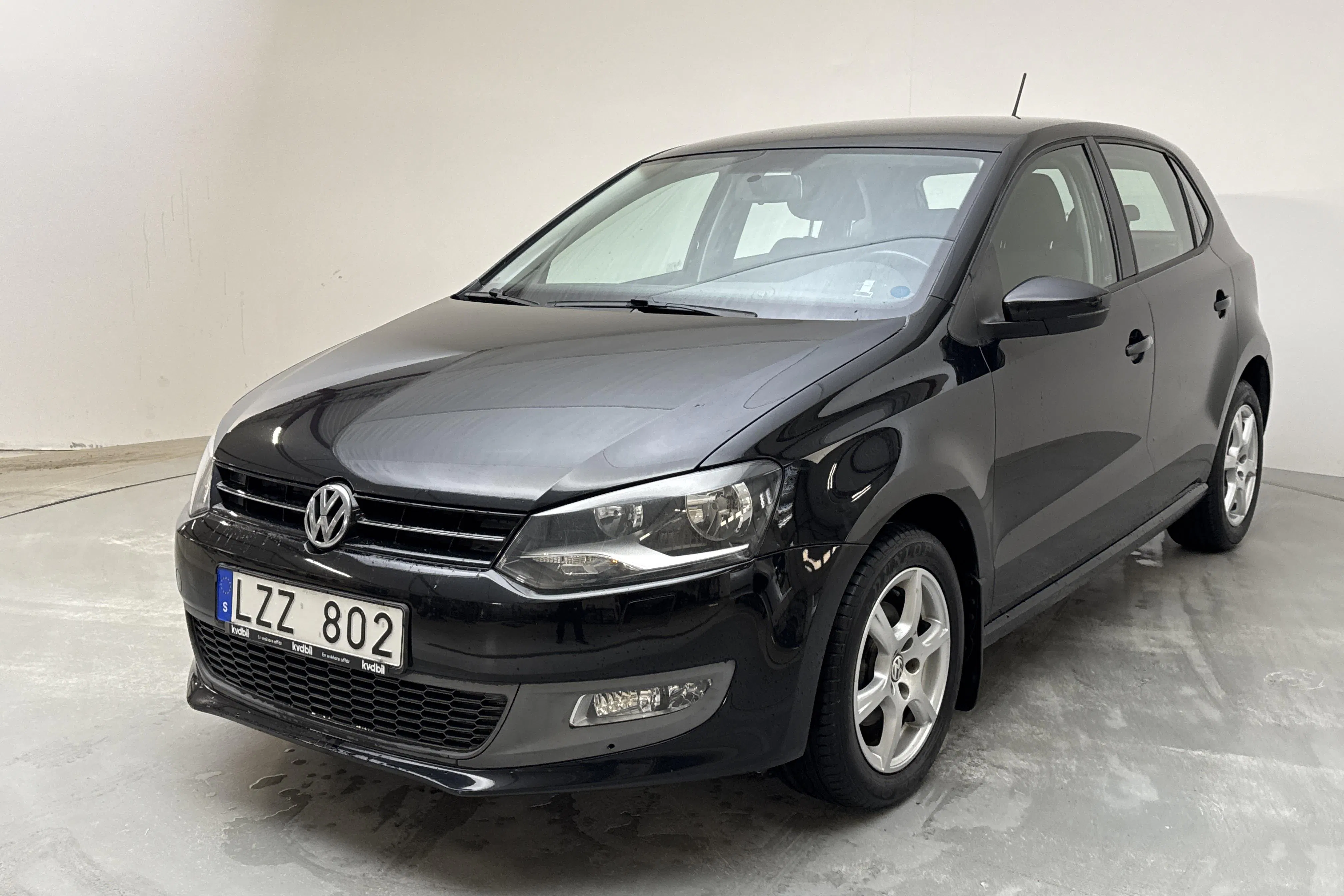 Presentationsfoto 1 av 12: VW Polo 1.4 5dr (85hk) - 10 598 mil - Manuell - svart - 2012
