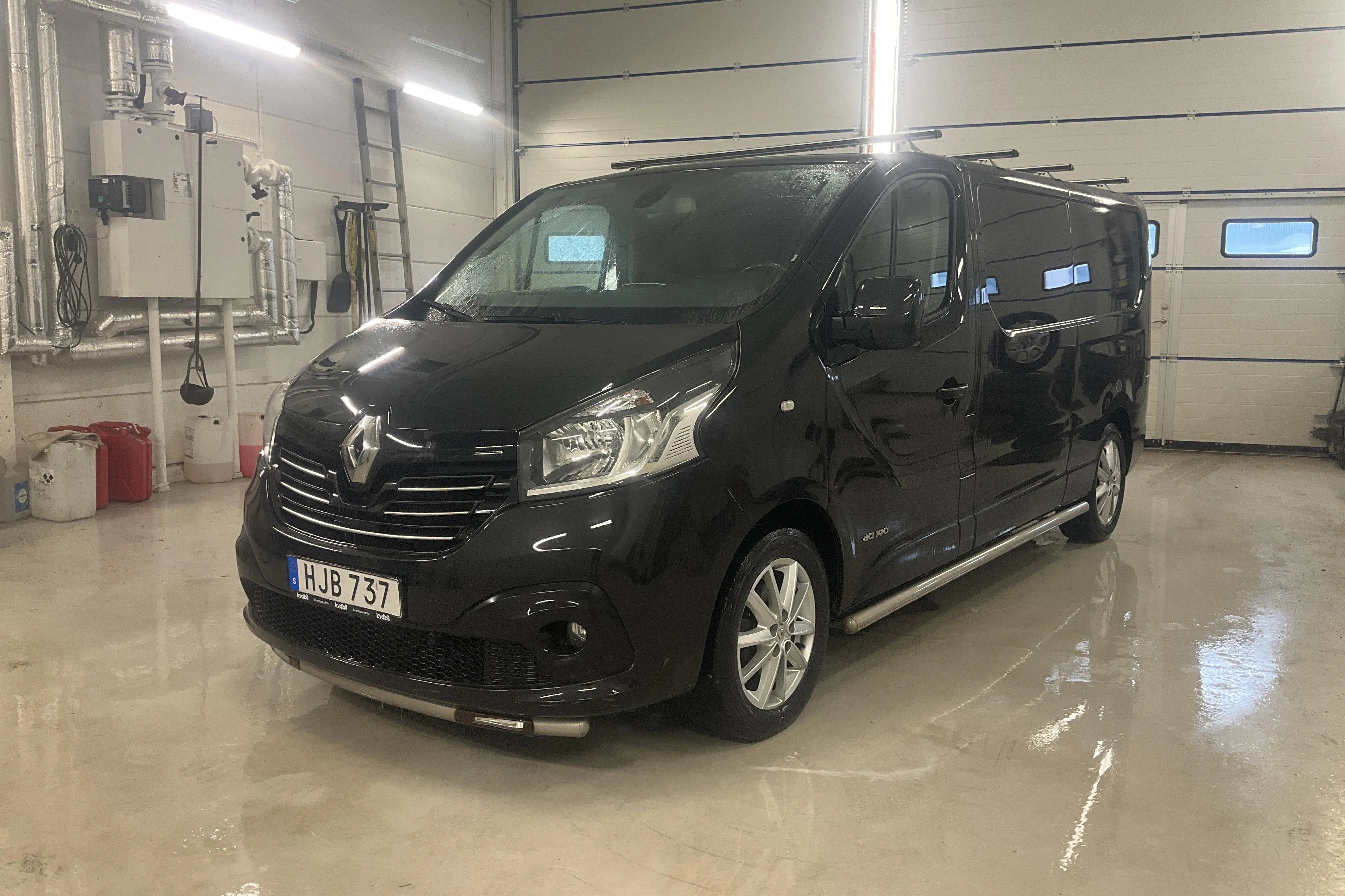 Presentationsfoto 1 av 22: Renault Trafic 1.6 dCi Skåp (140hk) - 16 560 mil - Manuell - svart - 2016