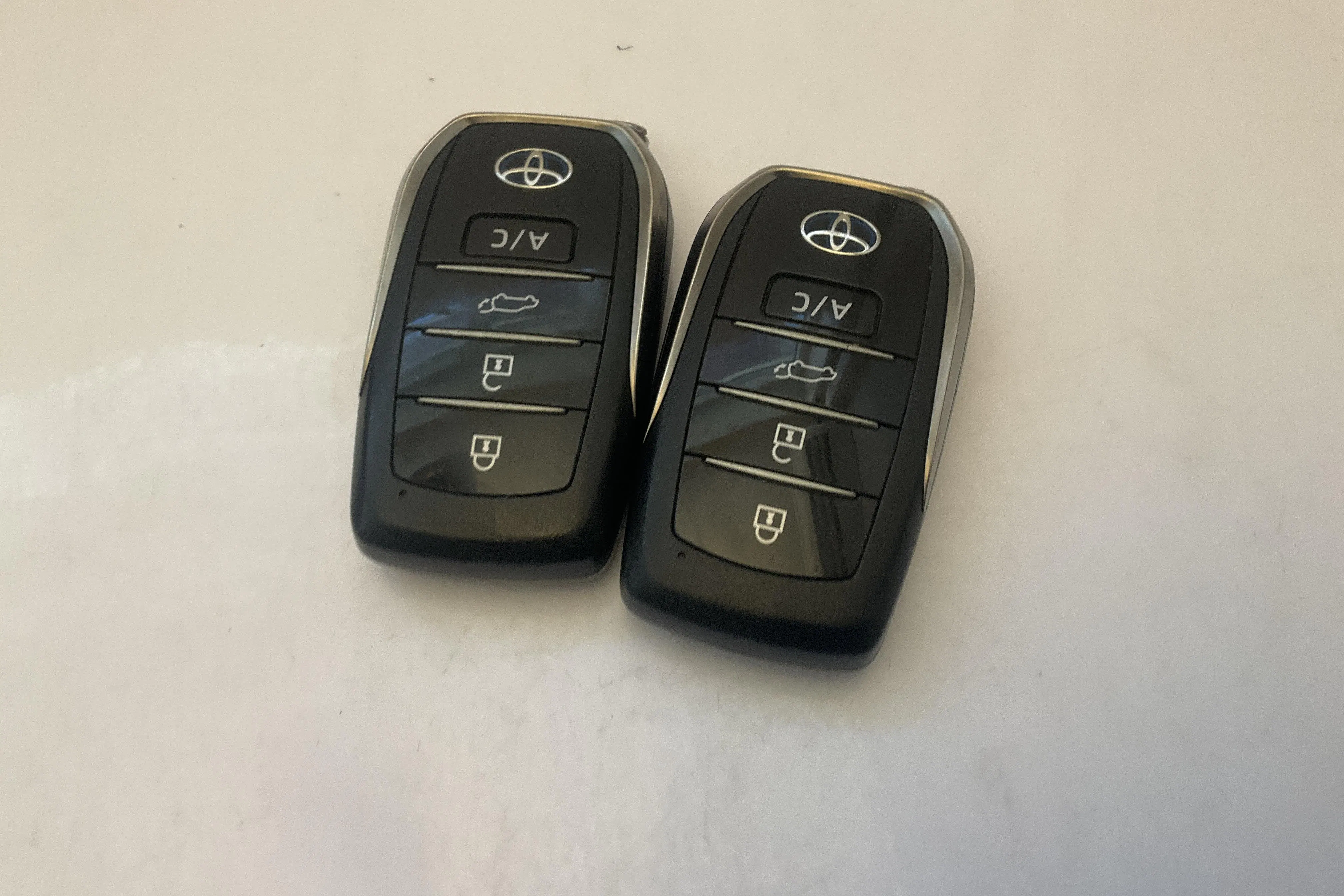 Presentationsfoto 18 av 18: Toyota RAV4 2.5 Plug-in Hybrid AWDi (306hk) - 15 523 mil - Automat - vit - 2021