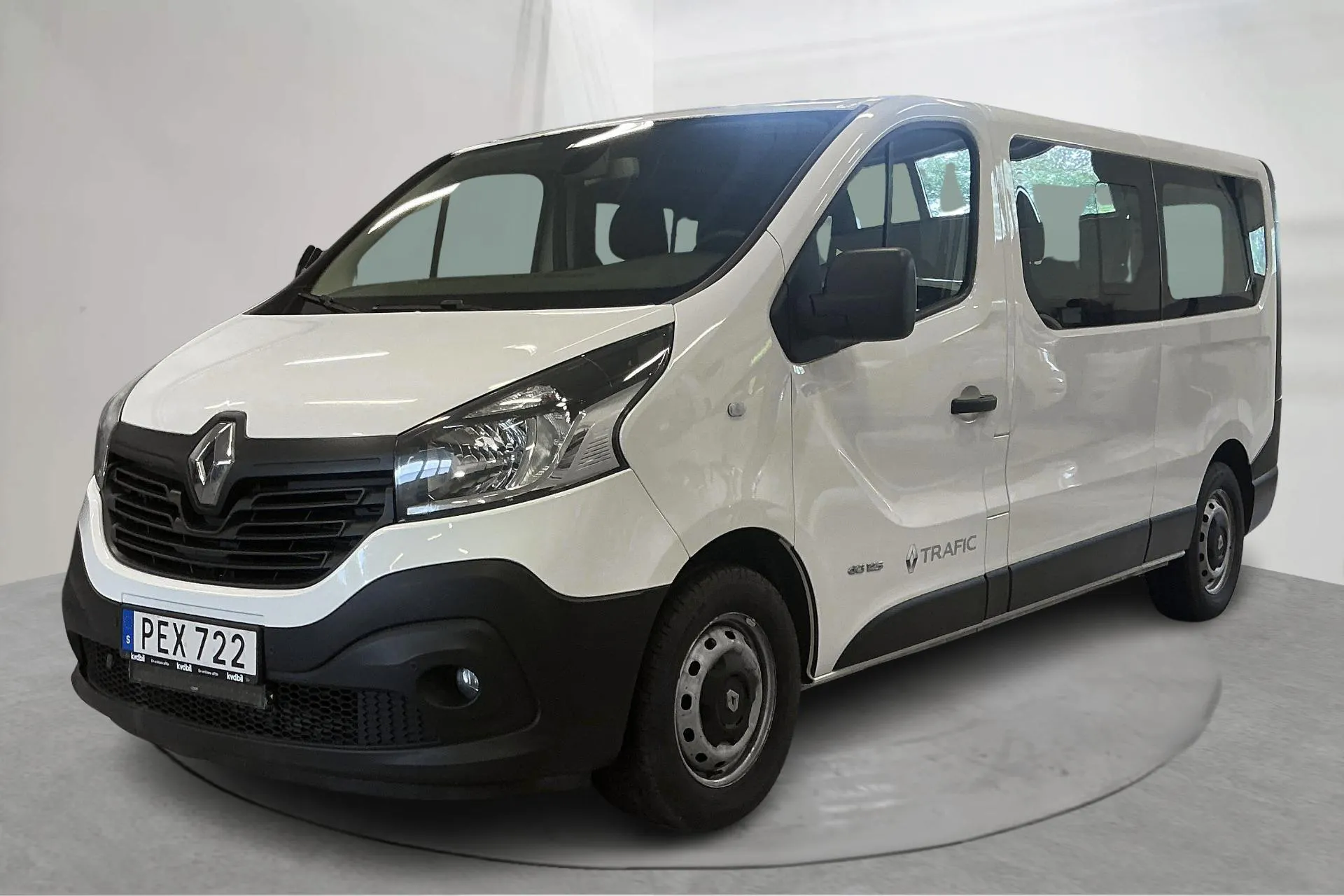 Presentationsfoto 1 av 15: Renault Trafic 1.6 dCi Kombi (125hk) - 14 617 mil - Manuell - vit - 2017