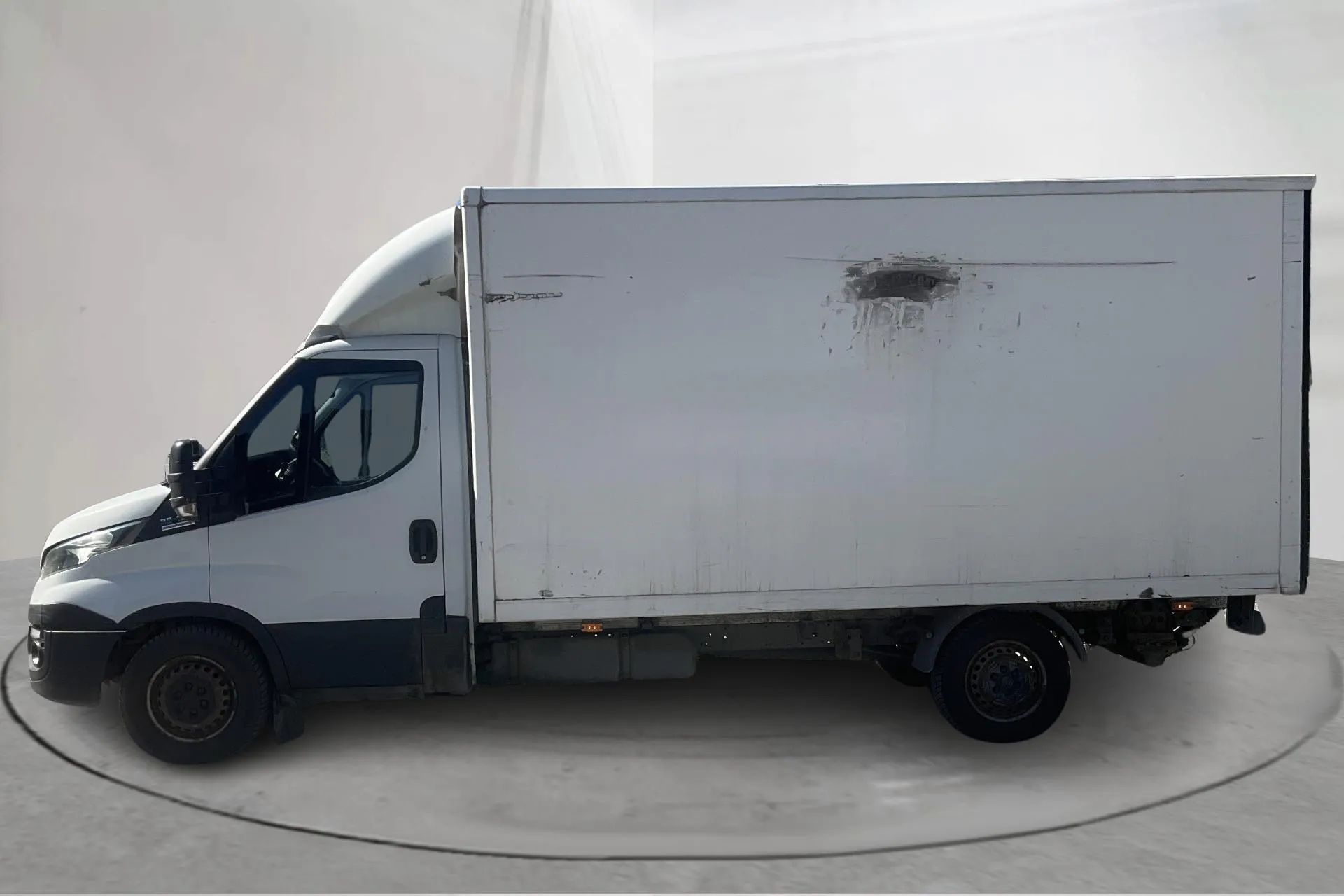 Presentation photo 2 of 10: Iveco Daily 35 3.0 (170hk) - 270 530 km - Automatic - white - 2016