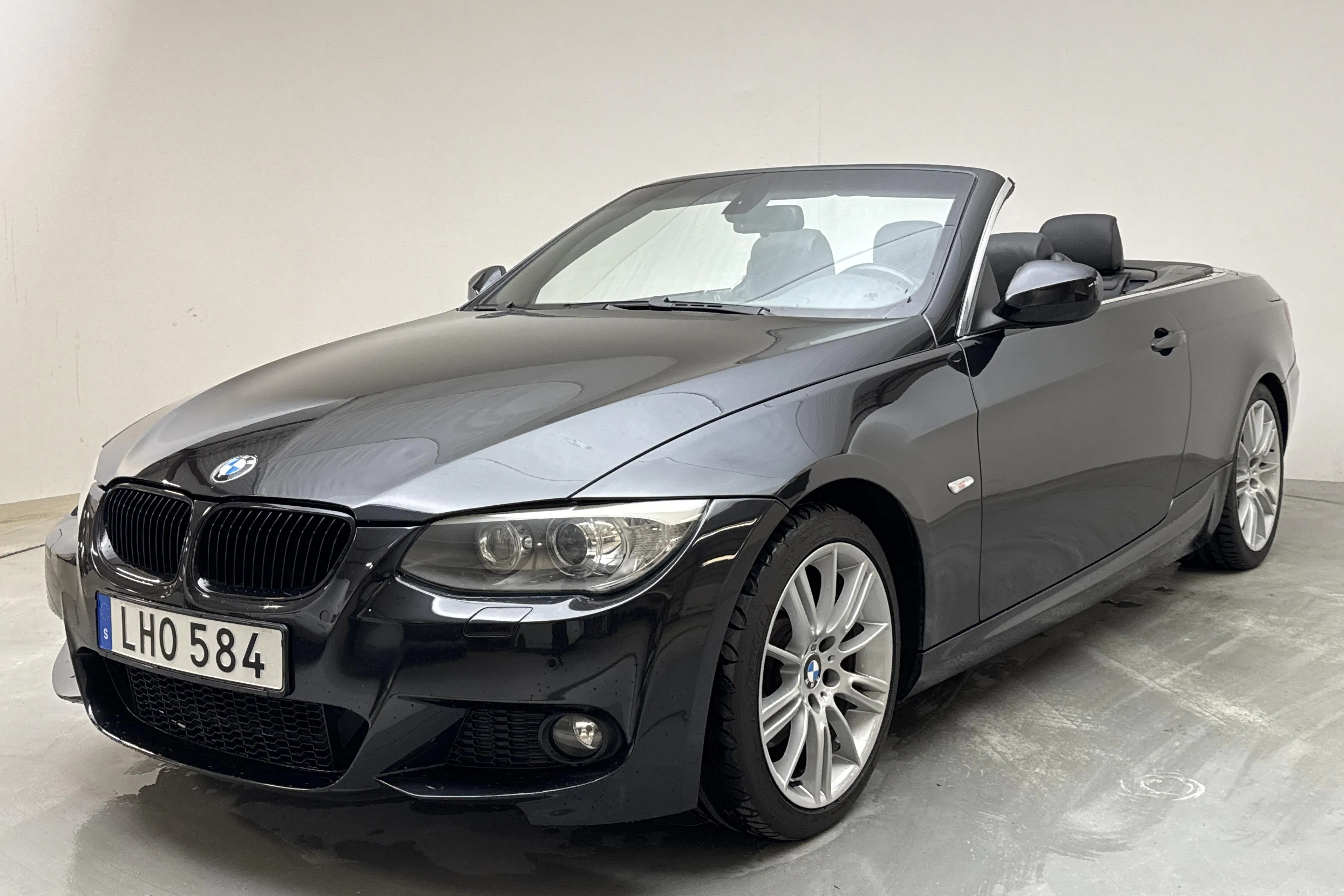 Presentationsfoto 1 av 16: BMW 325i Cabriolet, E93 (218hk) - 20 751 mil - Automat - svart - 2008