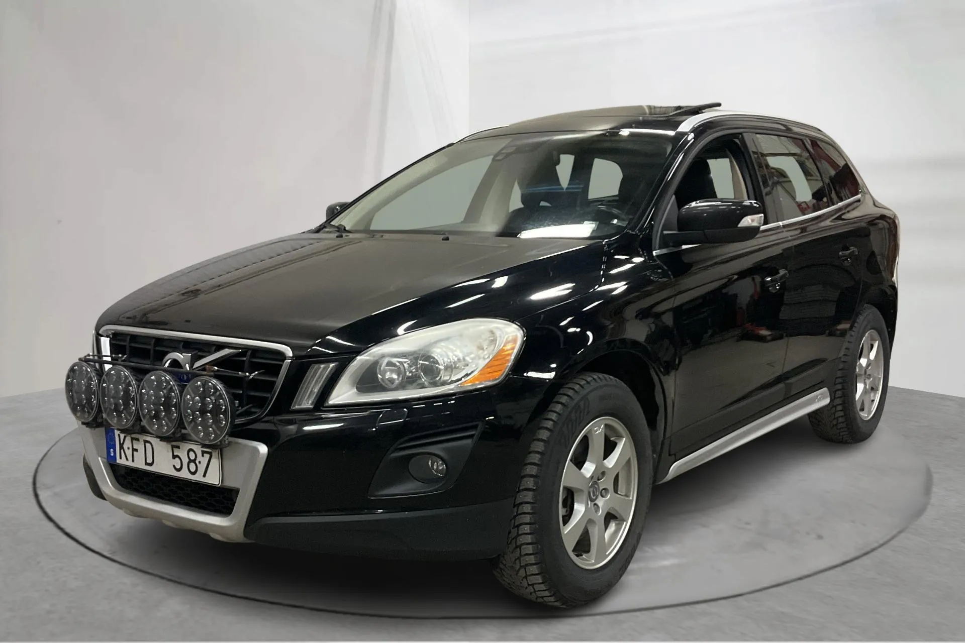 Presentationsfoto 1 av 22: Volvo XC60 2.4D AWD (163hk) - 22 334 mil - Automat - svart - 2010