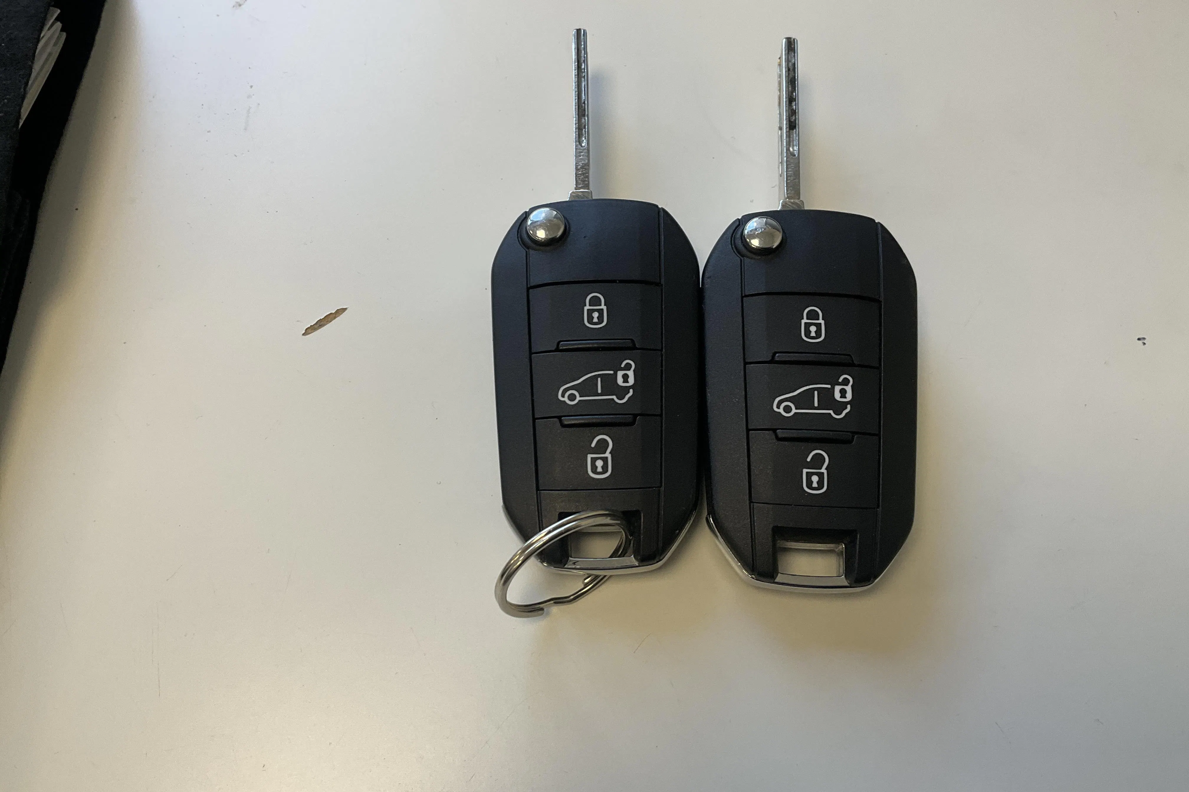 Presentation photo 14 of 14: Peugeot Partner Crew Cab 1.5 BlueHDi (130hk) - 22 720 km - Automatic - white - 2024