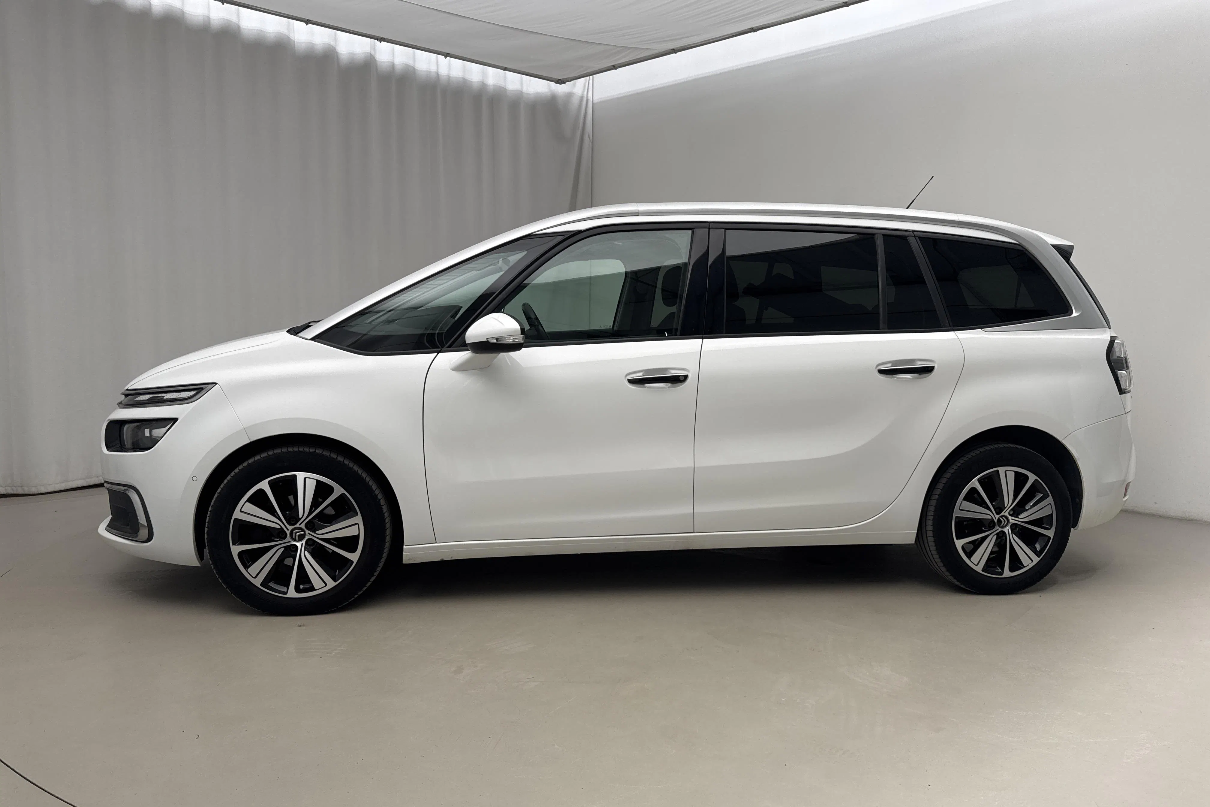 Presentationsfoto 2 av 19: Citroën C4 Grand Picasso Puretech (130hk) - 14 567 mil - Automat - vit - 2017