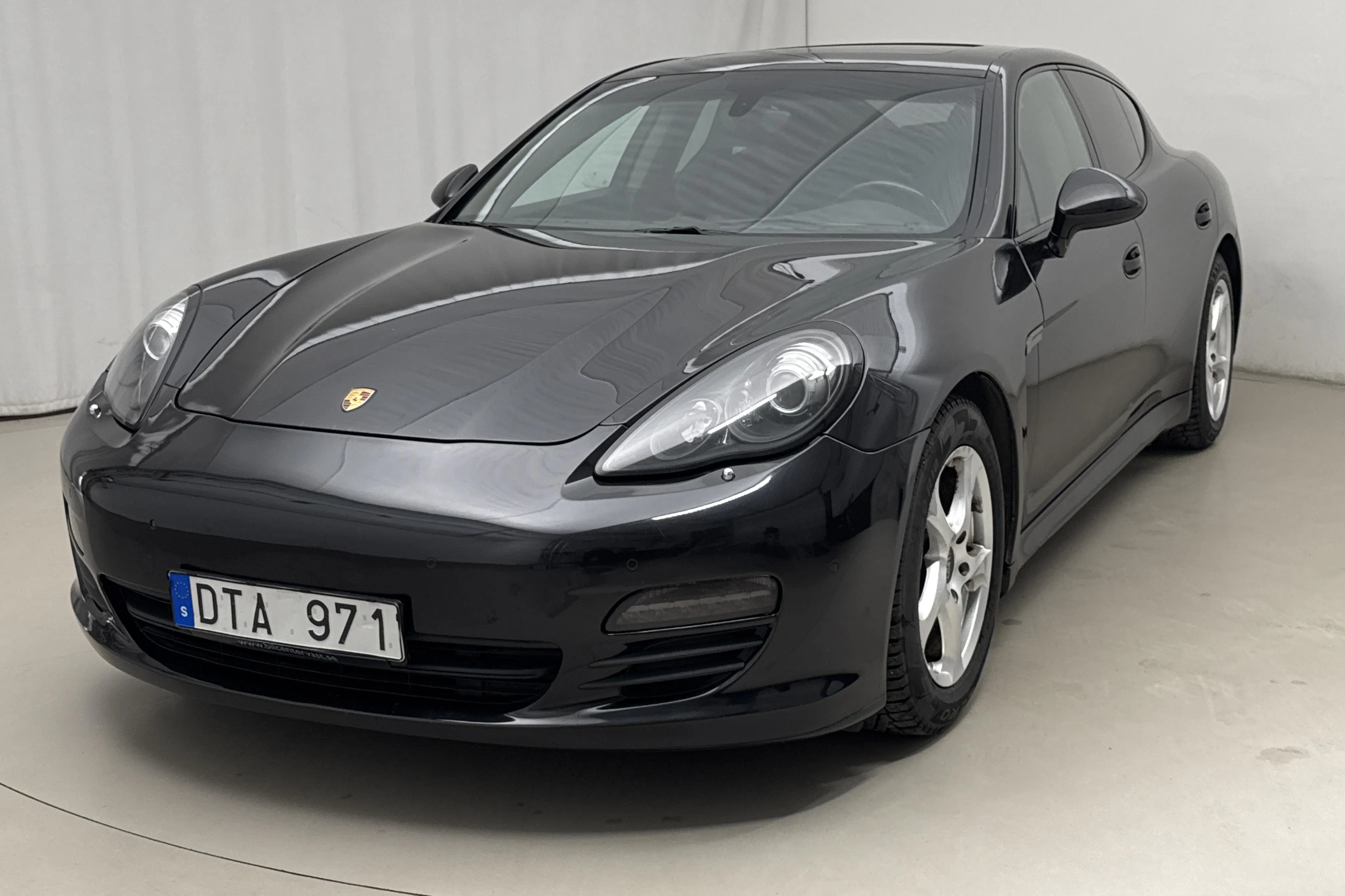 Presentationsfoto 1 av 19: Porsche Panamera S (400hk) - 19 812 mil - Automat - svart - 2010