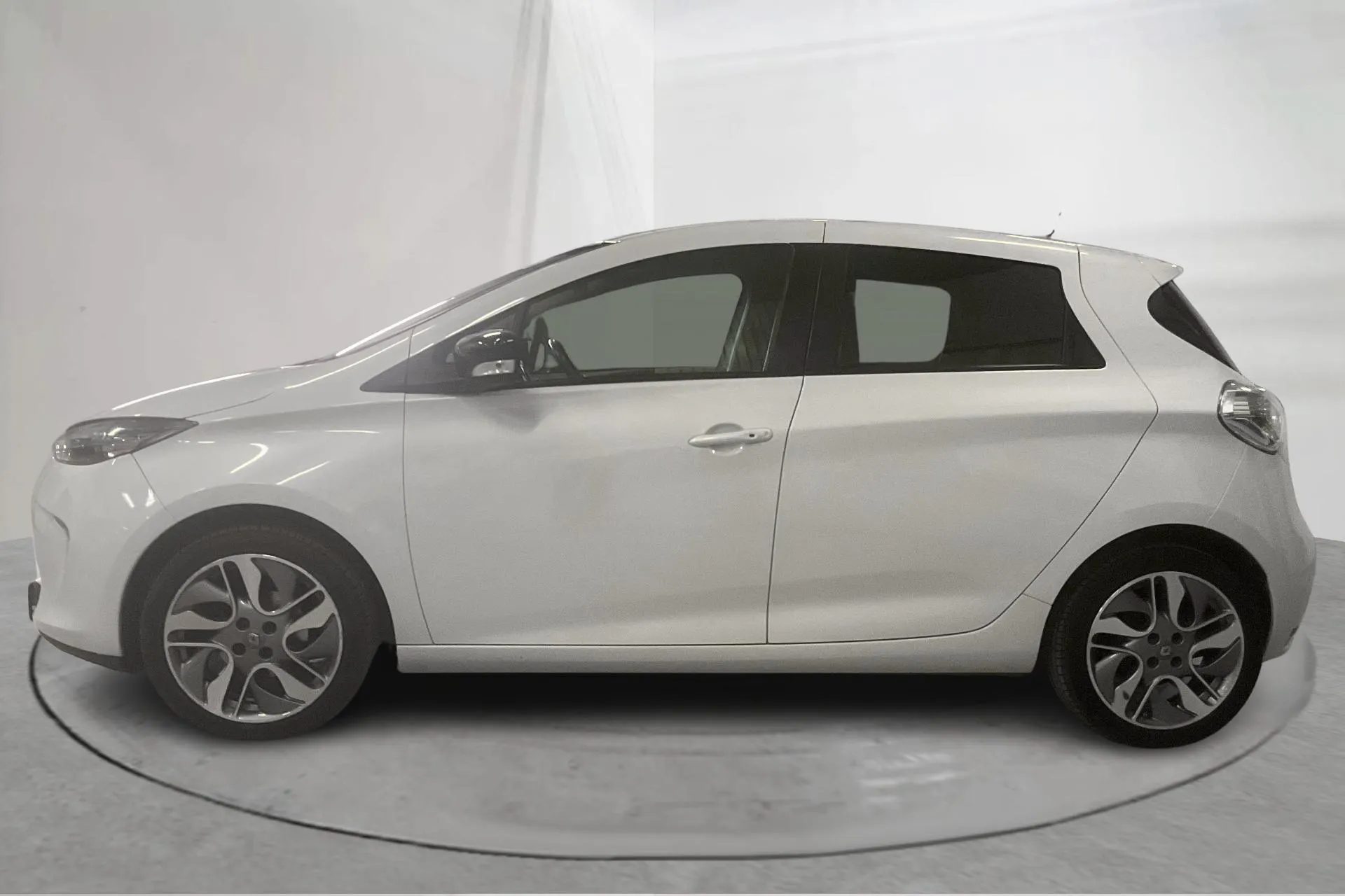 Presentationsfoto 2 av 22: Renault Zoe 22kWh R88 (88hk) - 7 996 mil - Automat - vit - 2015