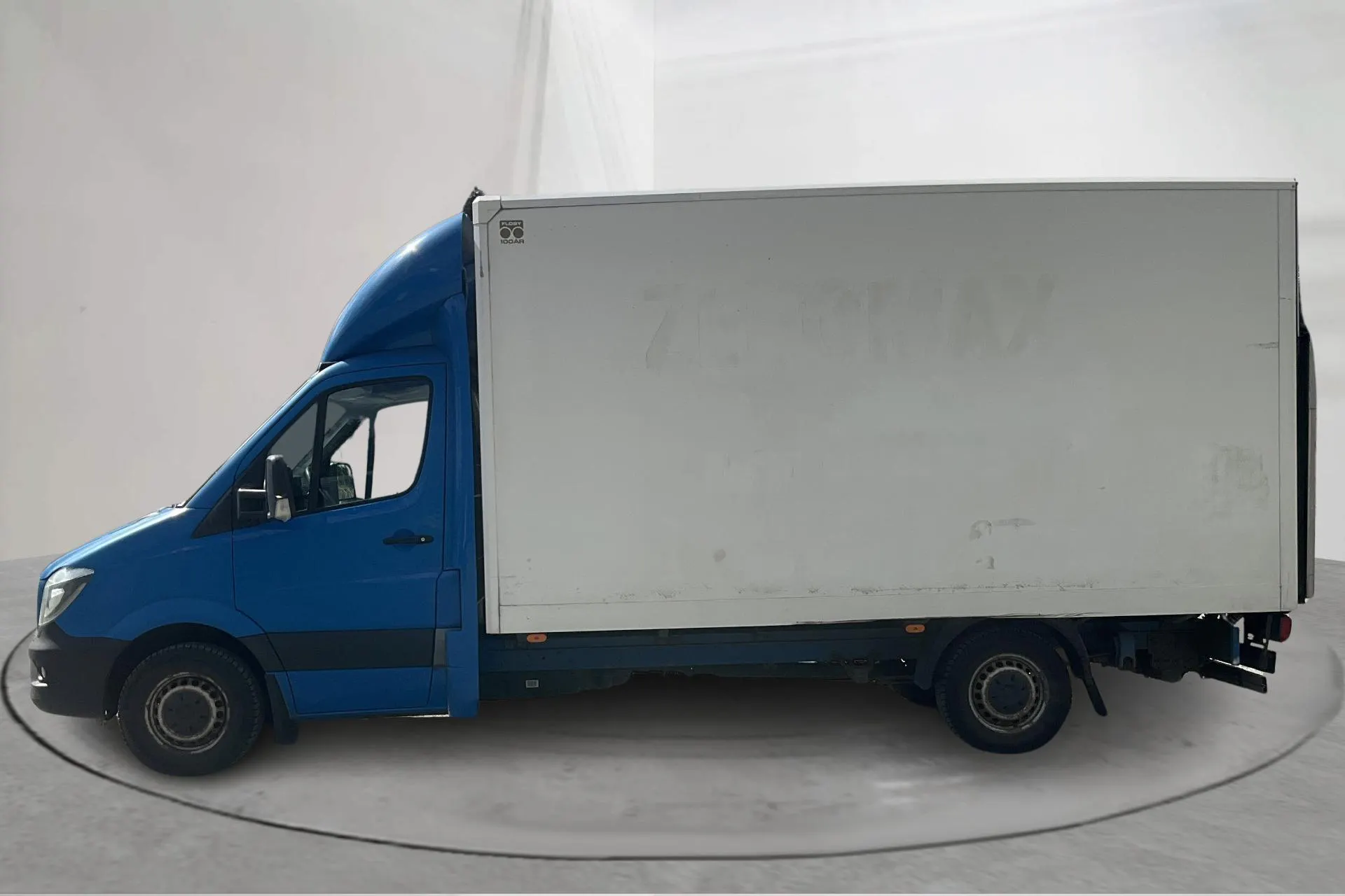 Presentation photo 2 of 11: Mercedes Sprinter 316 CDI Volymskåp (163hk) - 339 660 km - Automatic - blue - 2018