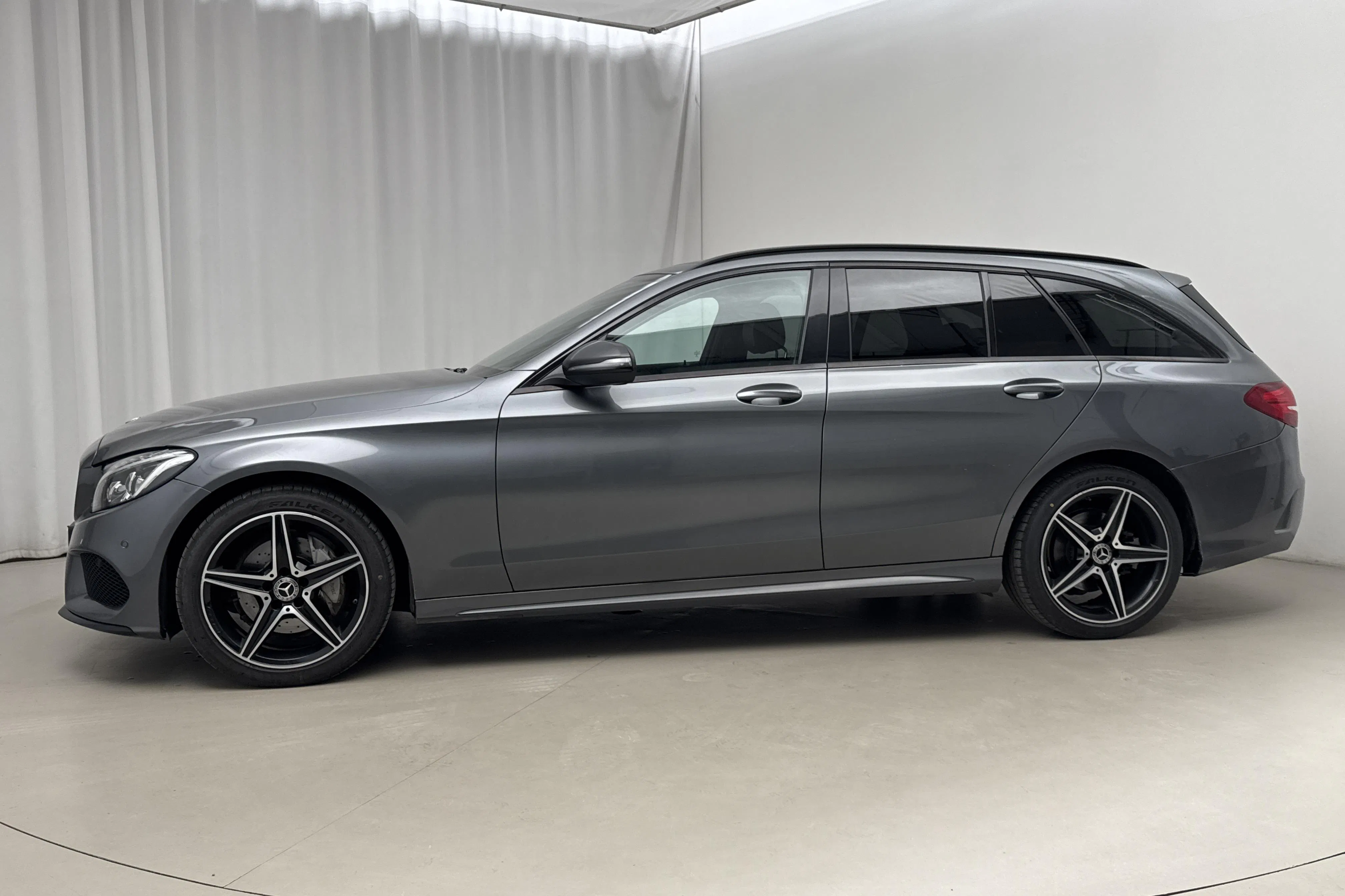 Presentationsfoto 2 av 18: Mercedes C 220 d 4MATIC Kombi S205 (170hk) - 47 557 mil - Automat - grå - 2017
