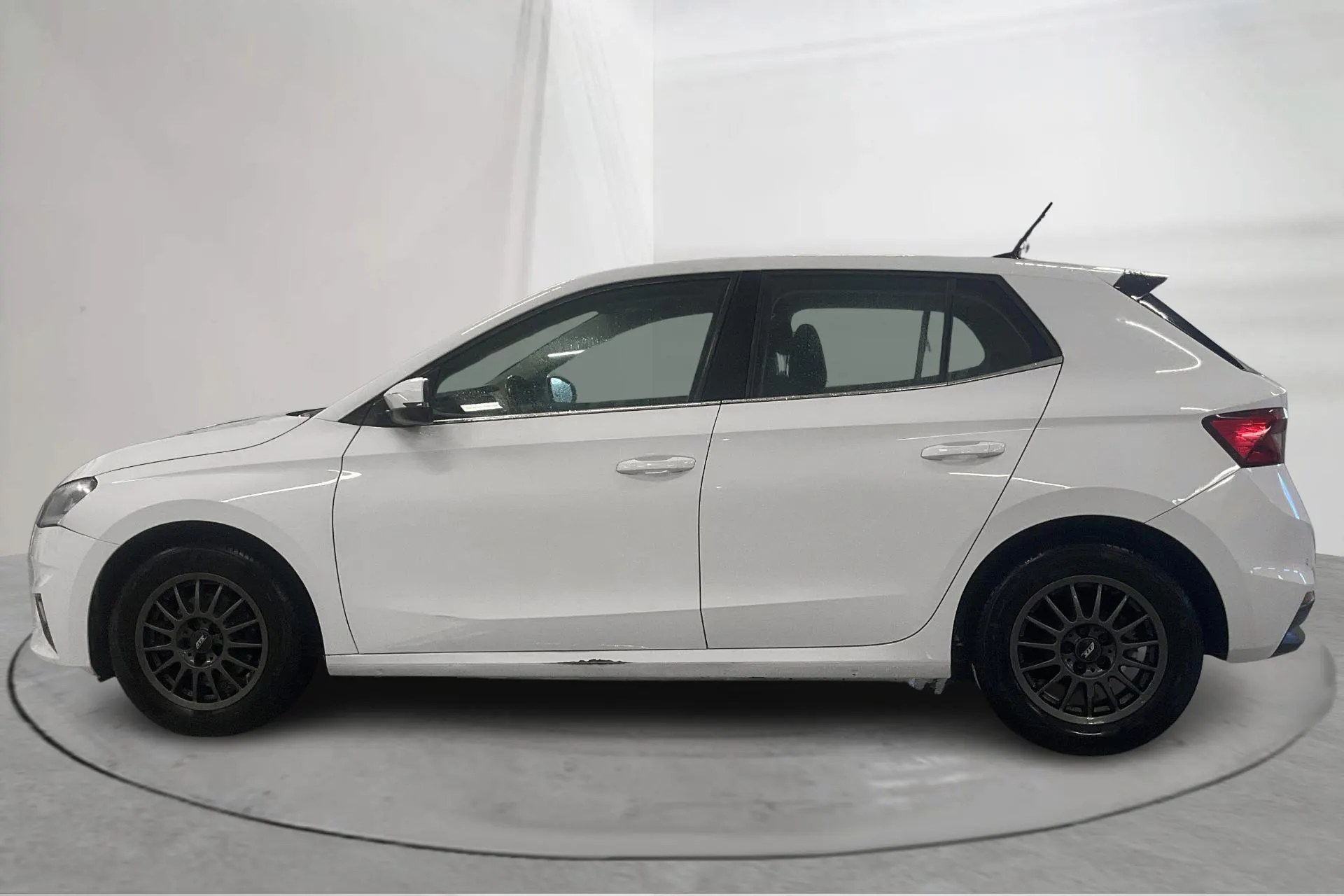 Presentationsfoto 2 av 17: Skoda Fabia 1.0 TSI (110hk) - 11 715 mil - Automat - vit - 2022