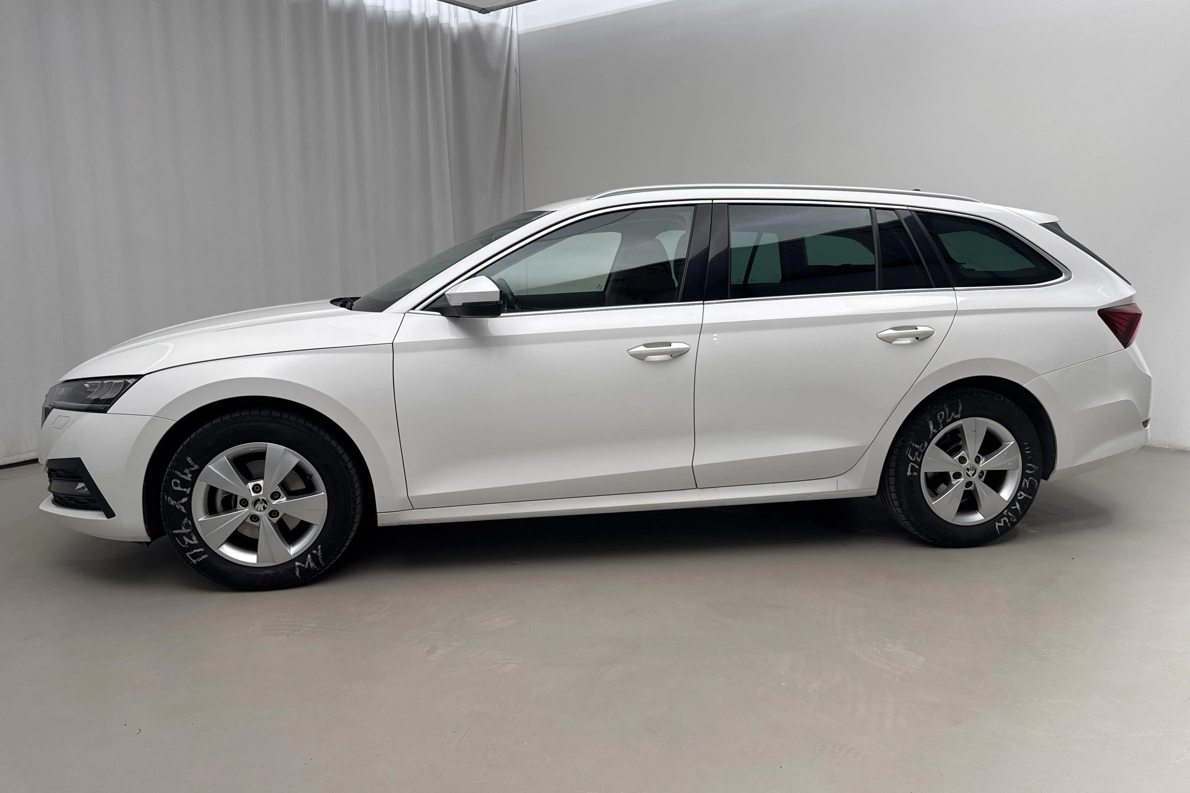 Presentation photo 2 of 19: Skoda Octavia G-TEC 1.5 TSI Combi (130hk) - 91 550 km - Automatic - white - 2022