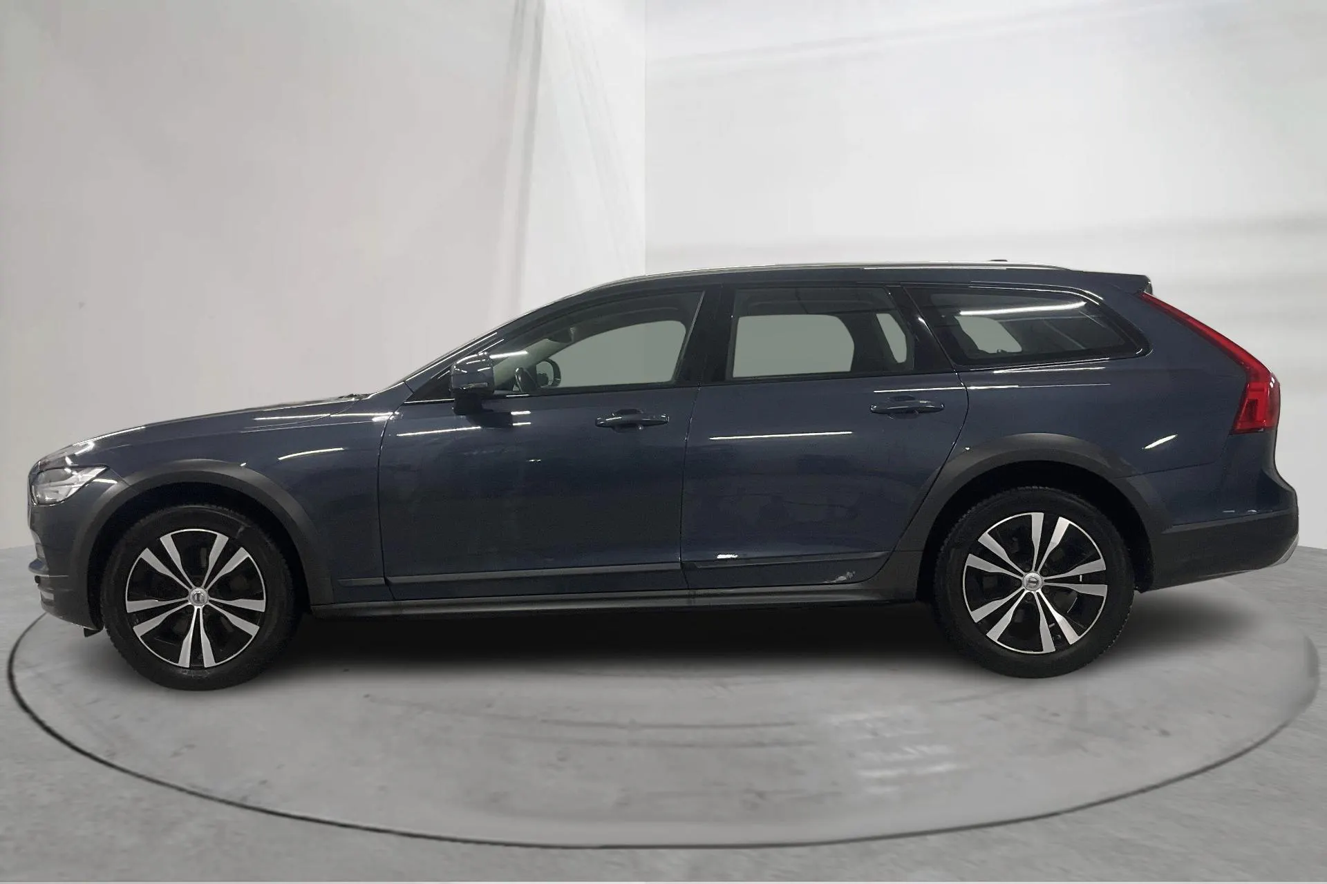 Presentation photo 2 of 22: Volvo V90 D4 Cross Country AWD (190hk) - 135 550 km - Automatic - Dark Blue - 2020