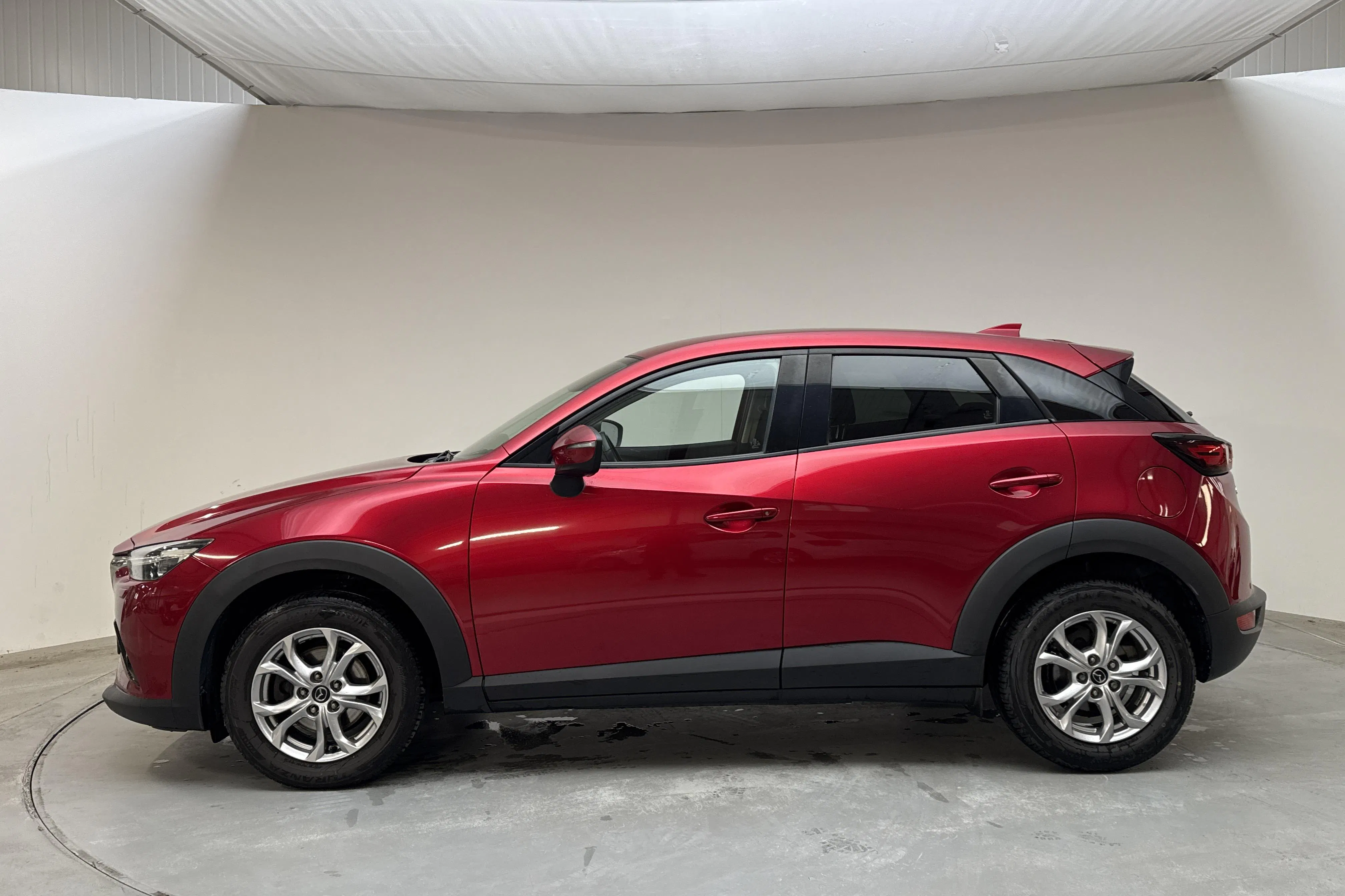 Presentationsfoto 2 av 12: Mazda CX-3 2.0 2WD (121hk) - 4 986 mil - Manuell - röd - 2018
