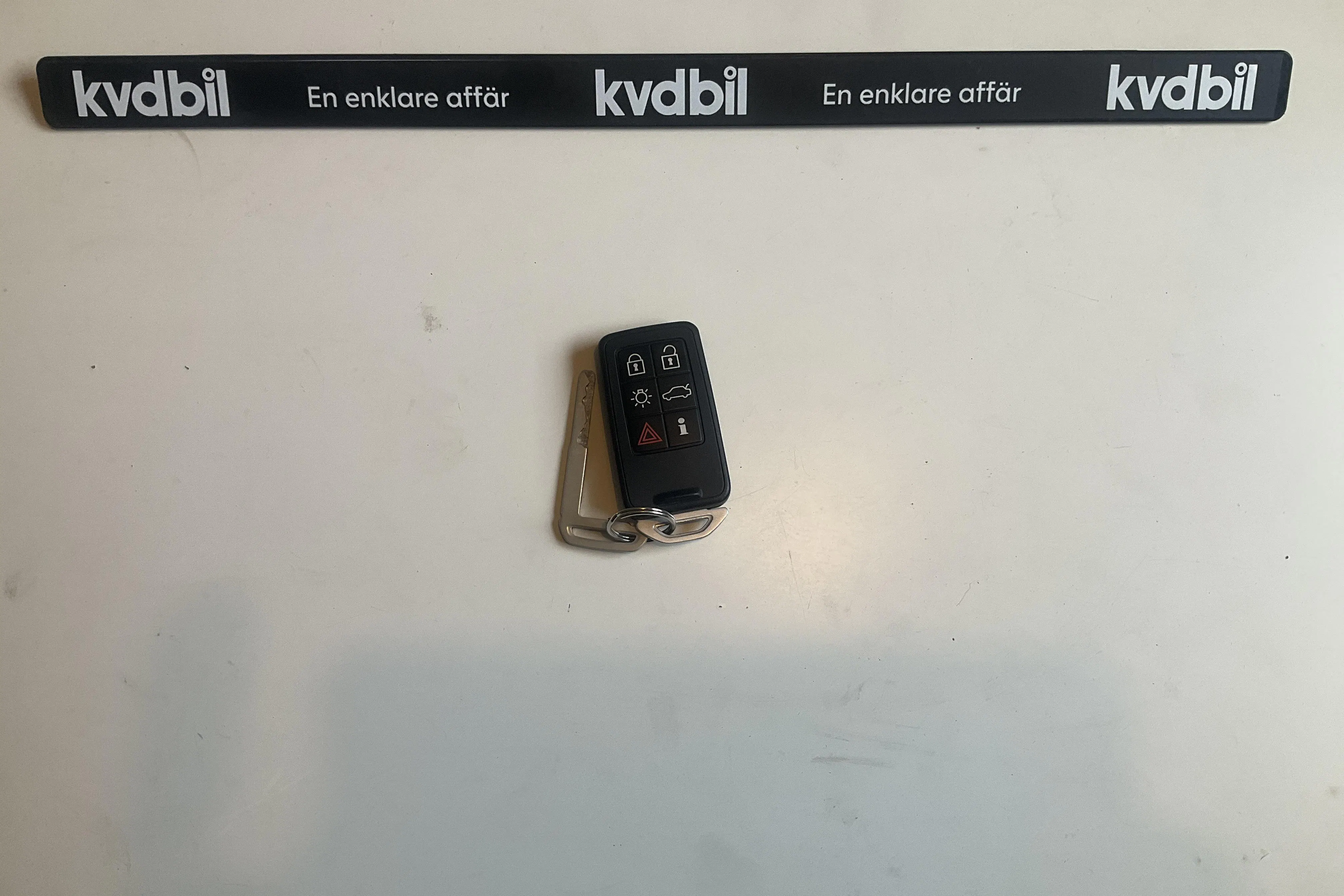 Presentationsfoto 15 av 15: Volvo V70 II D4 (181hk) - 19 503 mil - Automat - svart - 2014