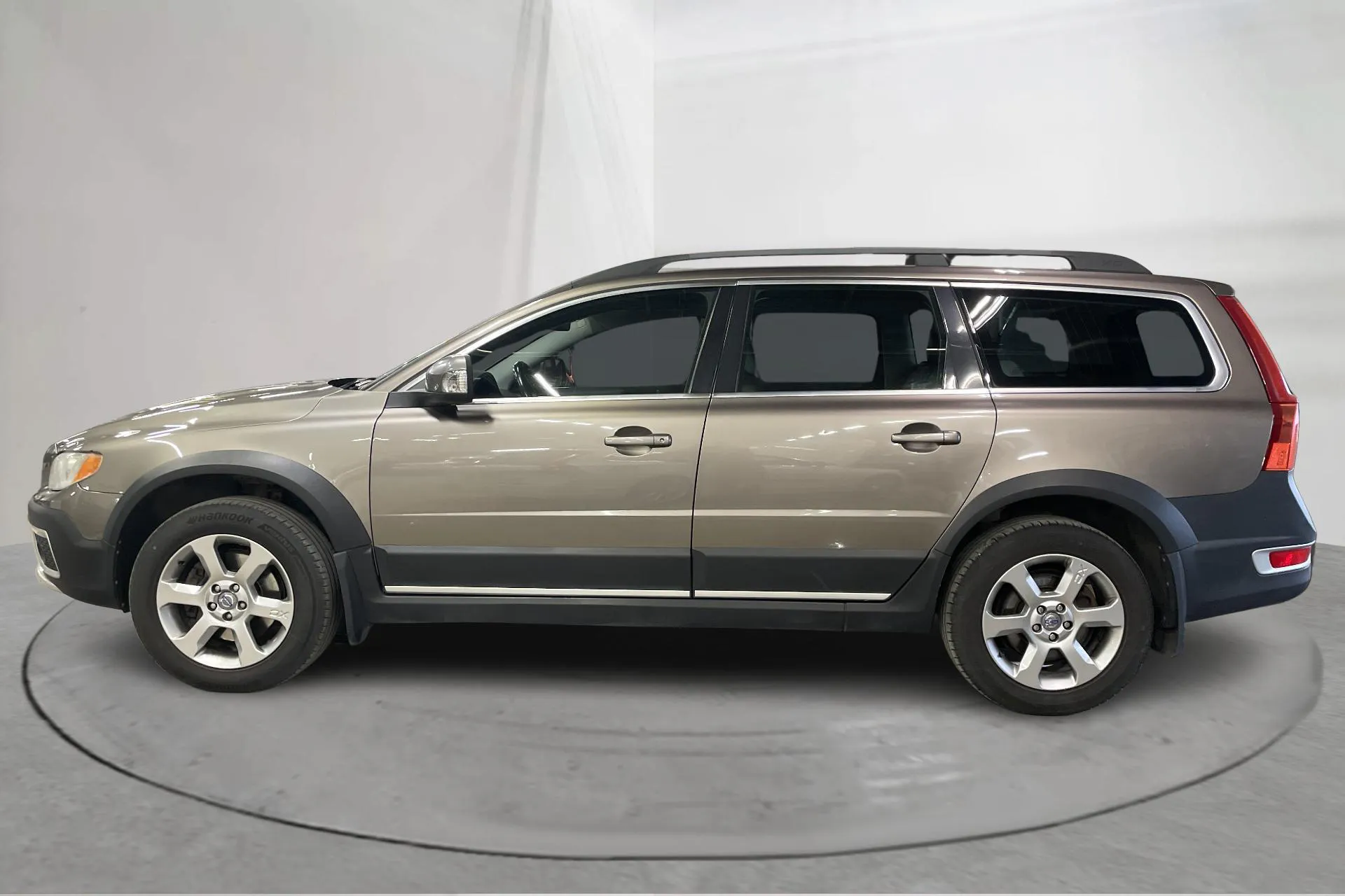 Presentationsfoto 2 av 18: Volvo XC70 II D5 AWD (205hk) - 28 626 mil - Automat - grå - 2010