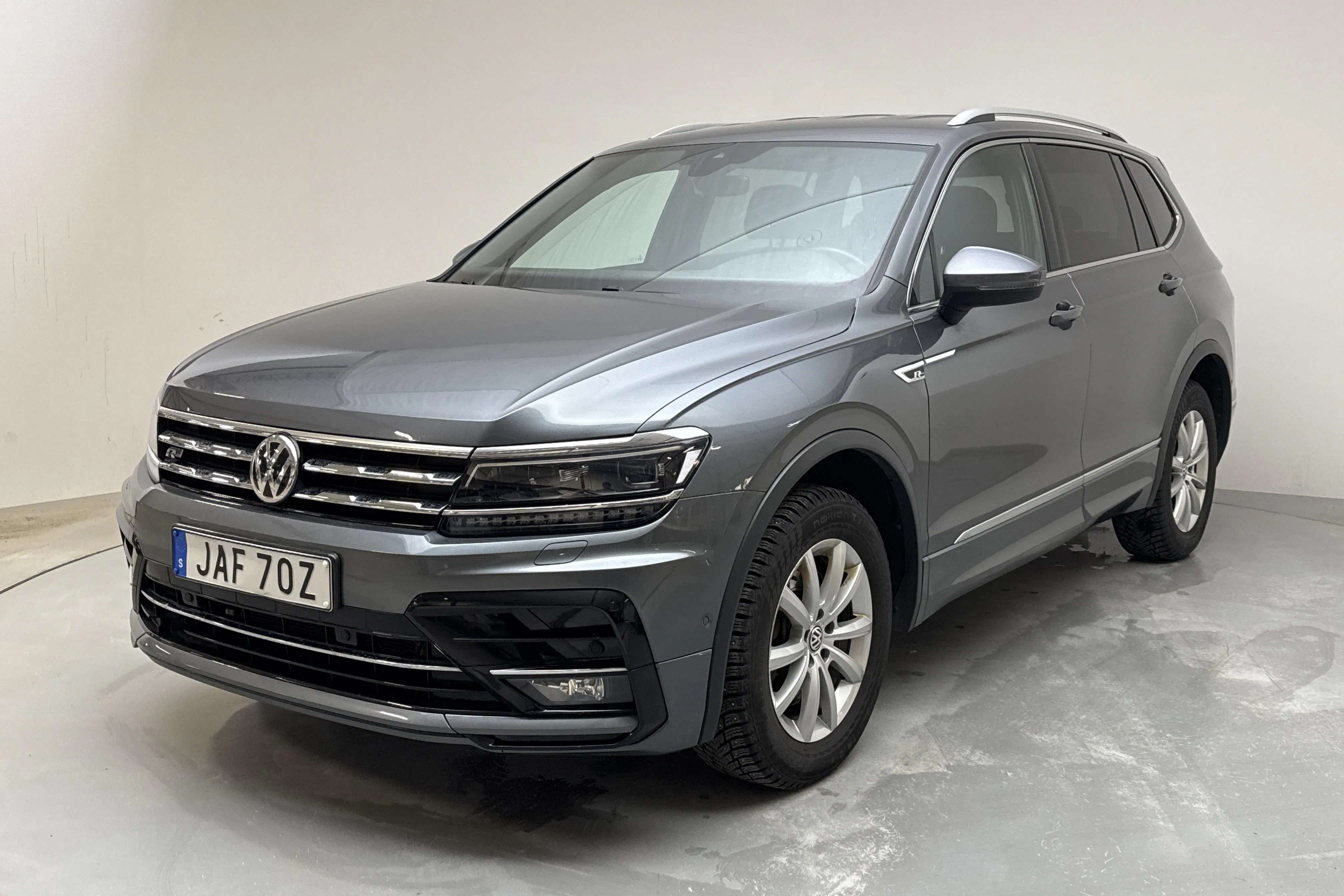 Presentation photo 1 of 13: VW Tiguan Allspace 2.0 TDI 4MOTION (200hk) - 70 620 km - Automatic - Dark Grey - 2021