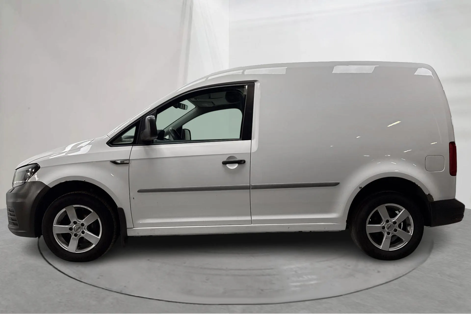 Presentationsfoto 2 av 15: VW Caddy 2.0 TDI Skåp (75hk) - 19 776 mil - Manuell - vit - 2018