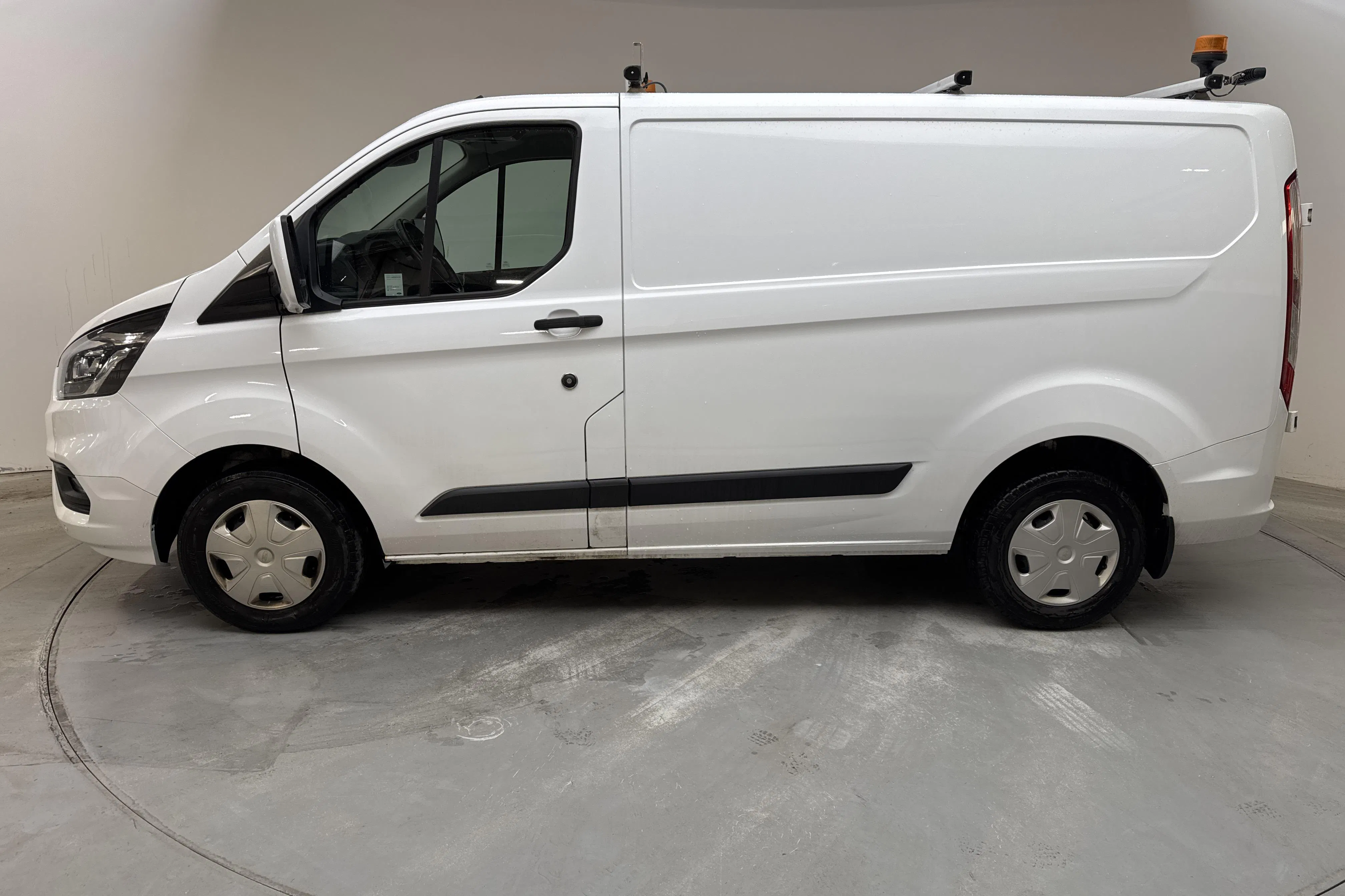 Presentationsfoto 2 av 13: Ford Transit Custom 280 (105hk) - 16 619 mil - Manuell - vit - 2020